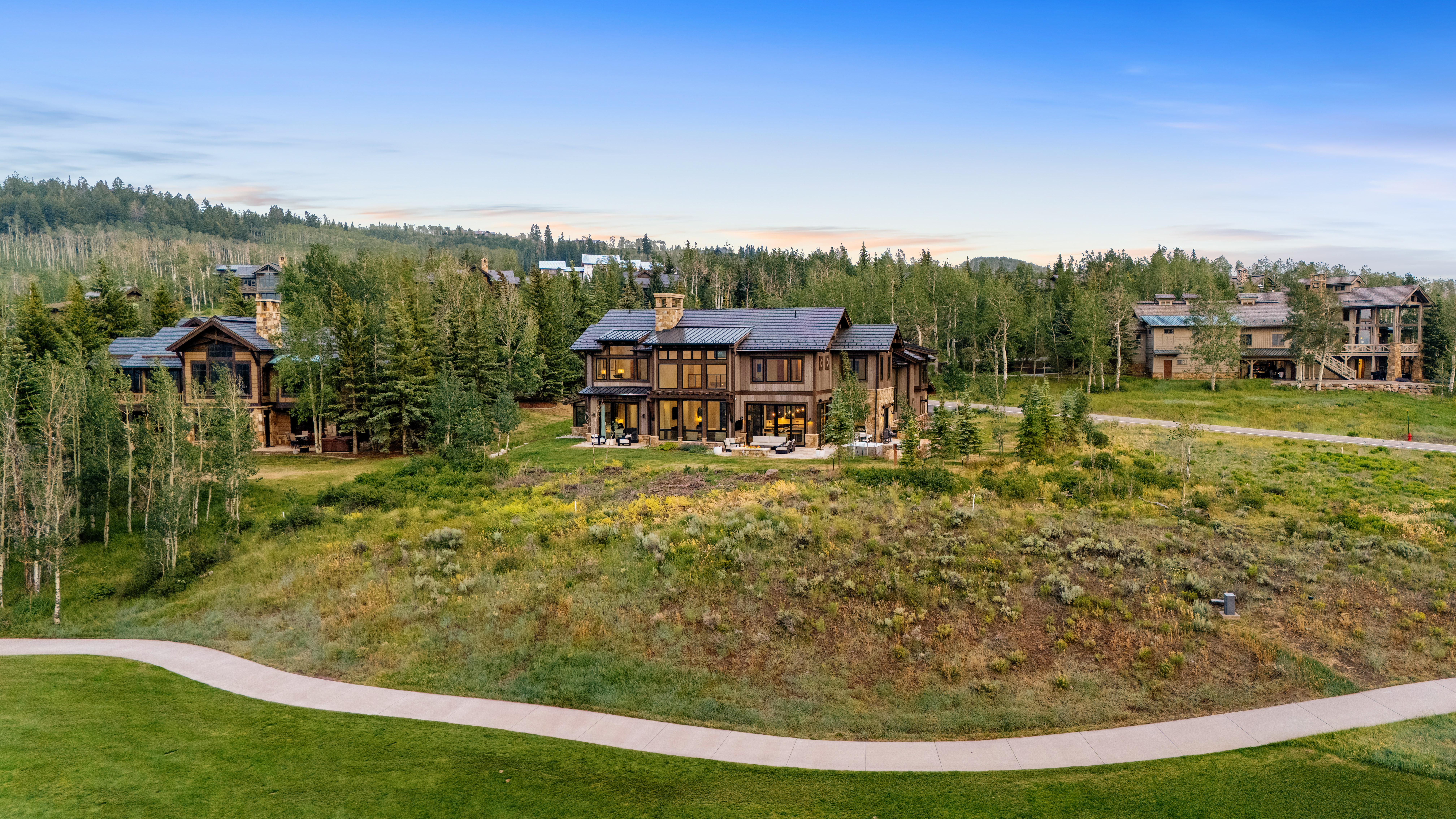  Mountain Modern Luxury Meets Effortless Cordillera Living at 145 Gore Trail - 物件實景
