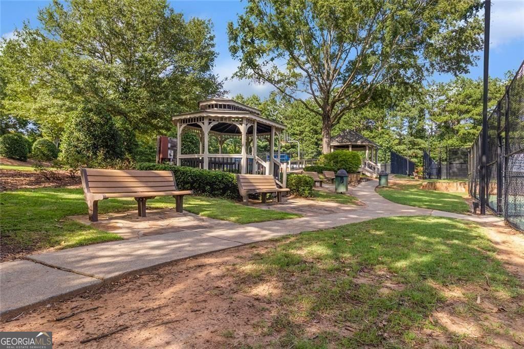 Roswell, Georgia, 30075, United States, 6 Bedrooms Bedrooms, ,5 BathroomsBathrooms,Residential,For Sale,1894243