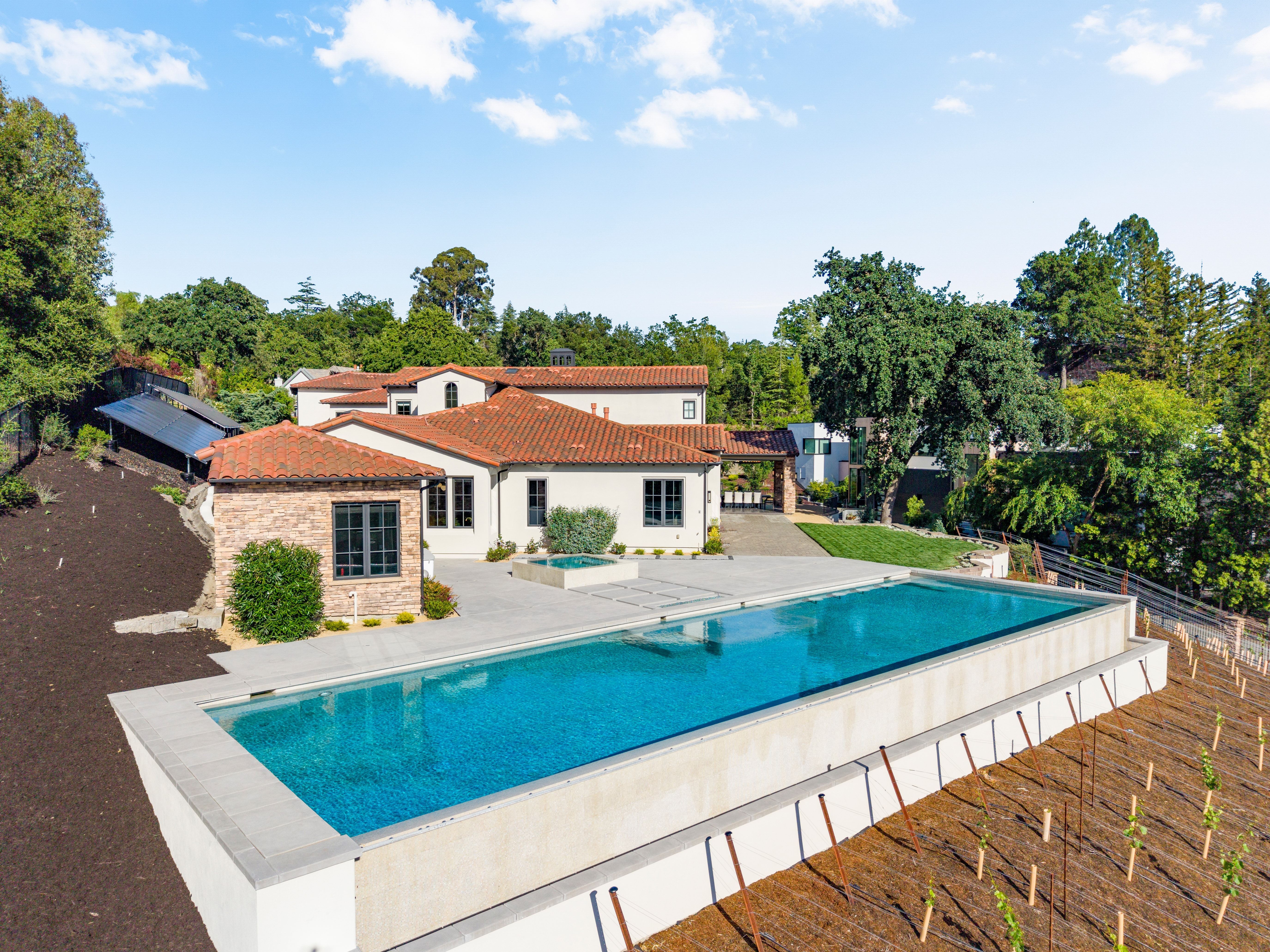  Grand Luxury Estate on 1.5± Acres with Vineyard and Infinity Pool - 物件實景