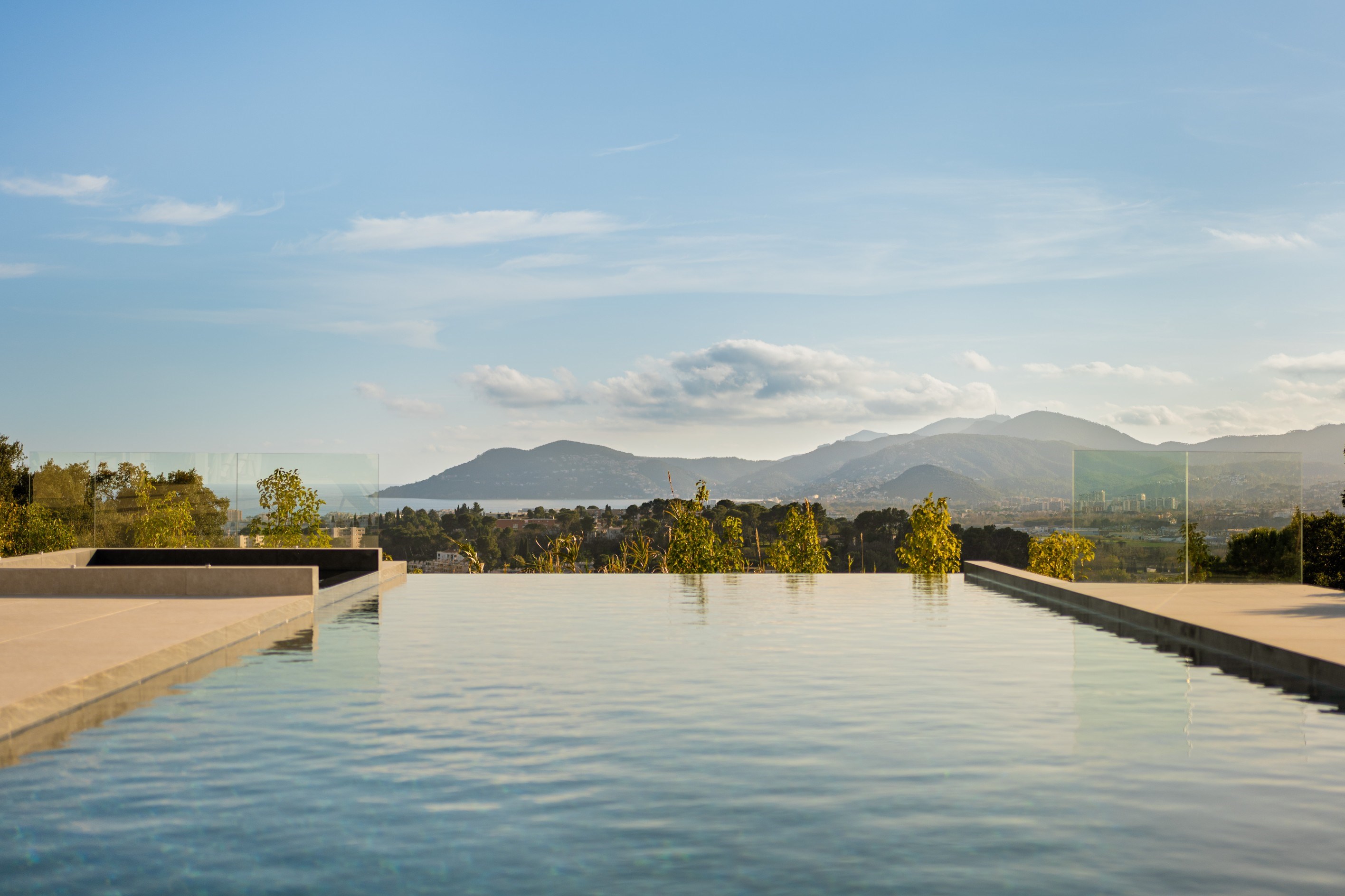  Mougins, private estate for sale, 533 sqm, panoramic views, guest house and 2.2… - 物件實景