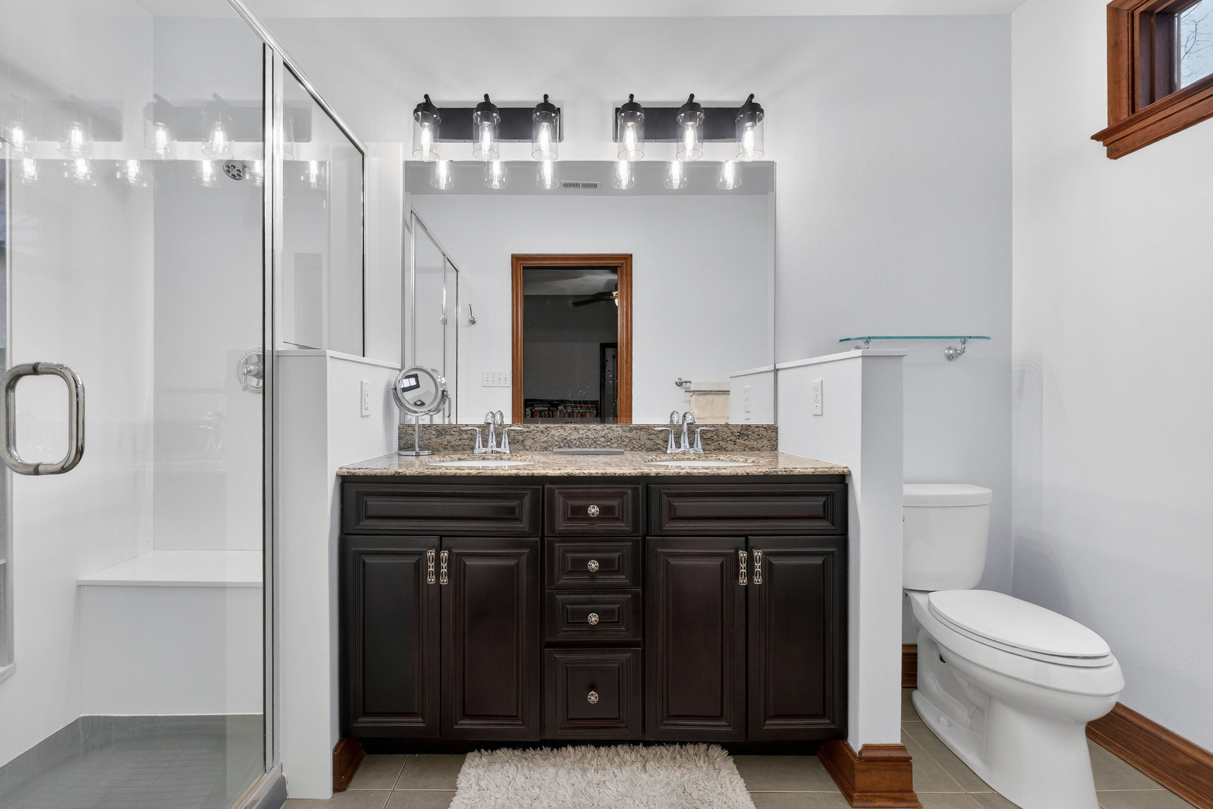  Timelessly Restored Bungalow in Hi-Pointe DeMun - 物件實景