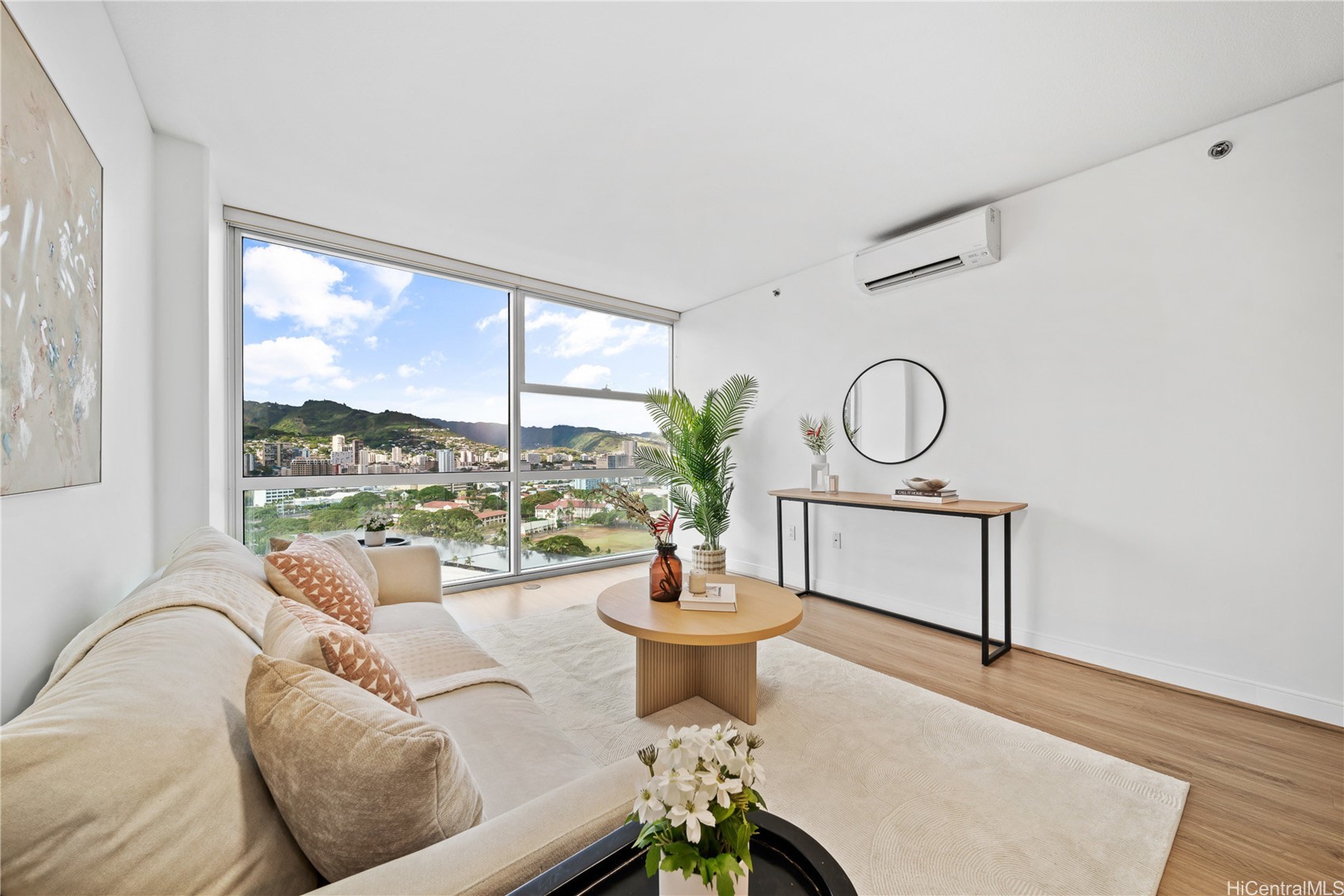 Honolulu, Hawaii, 96814, United States, 1 Bedroom Bedrooms, ,1 BathroomBathrooms,Residential,For Sale,1866206