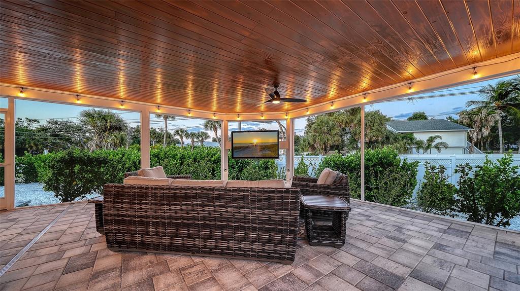 Sarasota, Florida, 34242, United States, 3 Bedrooms Bedrooms, ,2 BathroomsBathrooms,Residential,For Sale,1992857