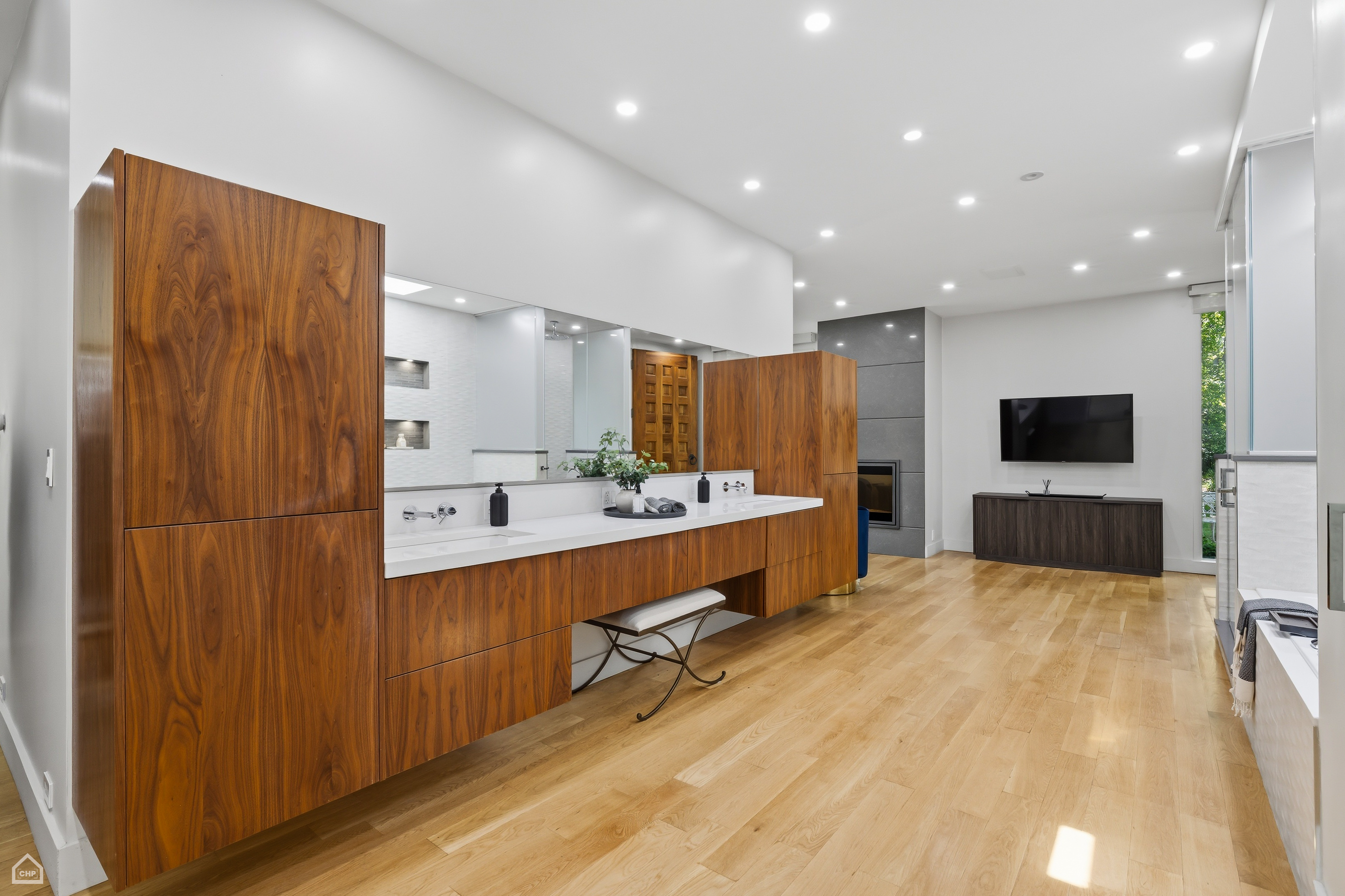  RENOVATED MID CENTURY MODERN ESTATE - 物件實景