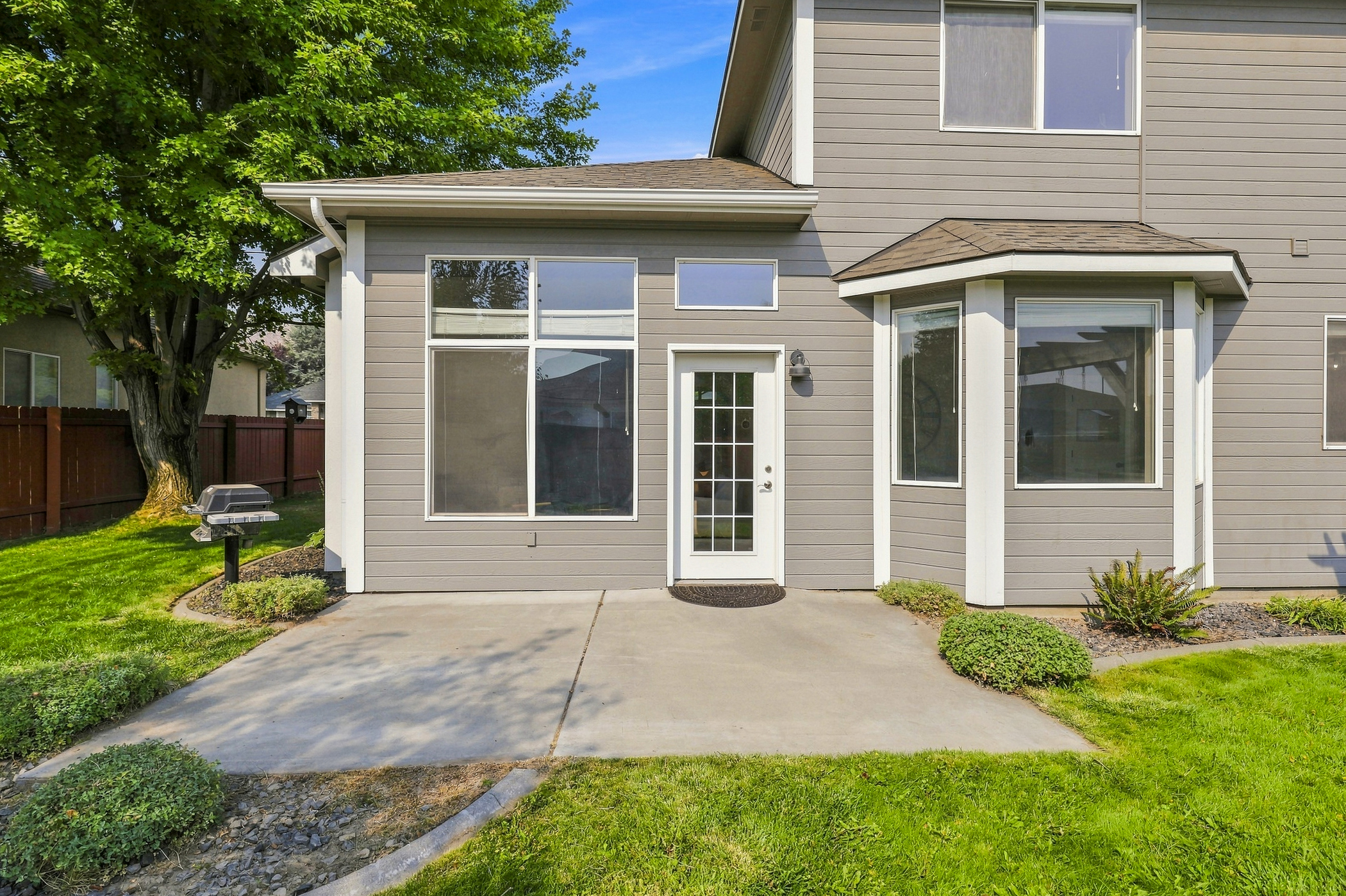  Light-Filled Richland Home - 物件實景