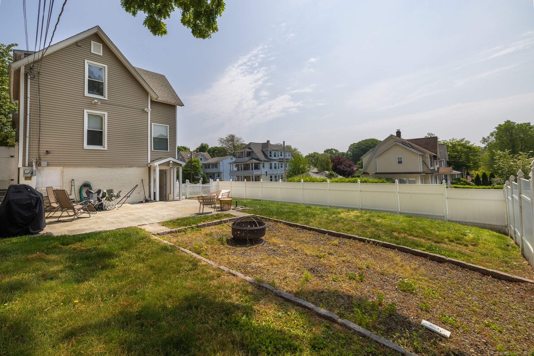 Fairfield, Connecticut, 06825, United States, 4 Bedrooms Bedrooms, ,4 BathroomsBathrooms,Residential,For Sale,1951658