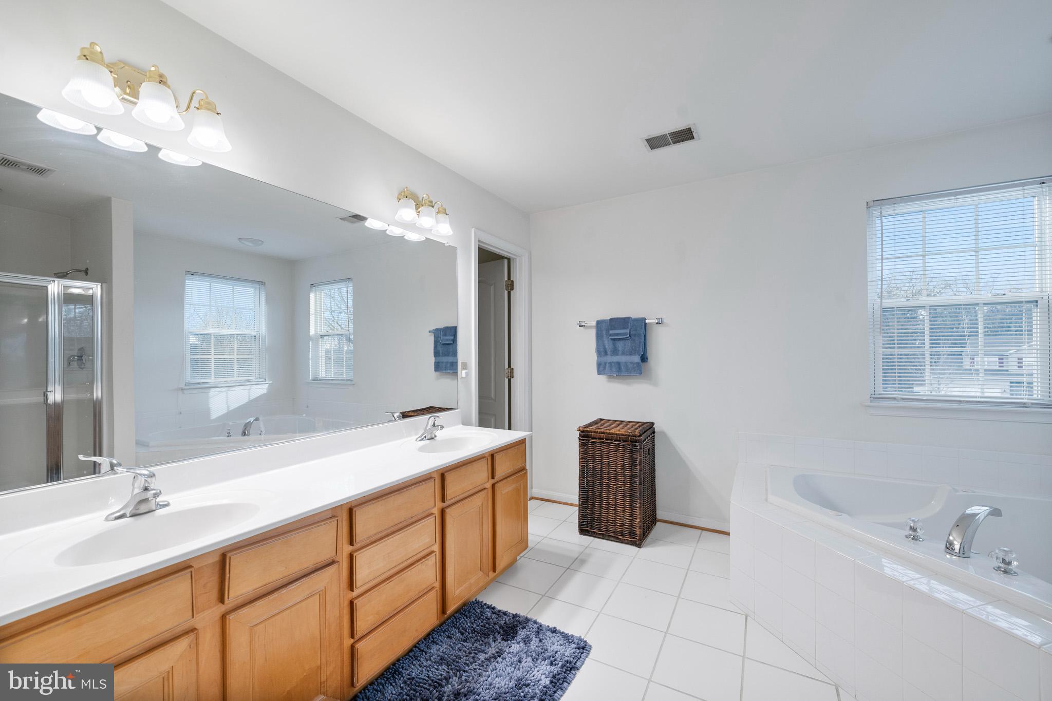 Clinton, Maryland, 20735, United States, 5 Bedrooms Bedrooms, ,4 BathroomsBathrooms,Residential,For Sale,2005759