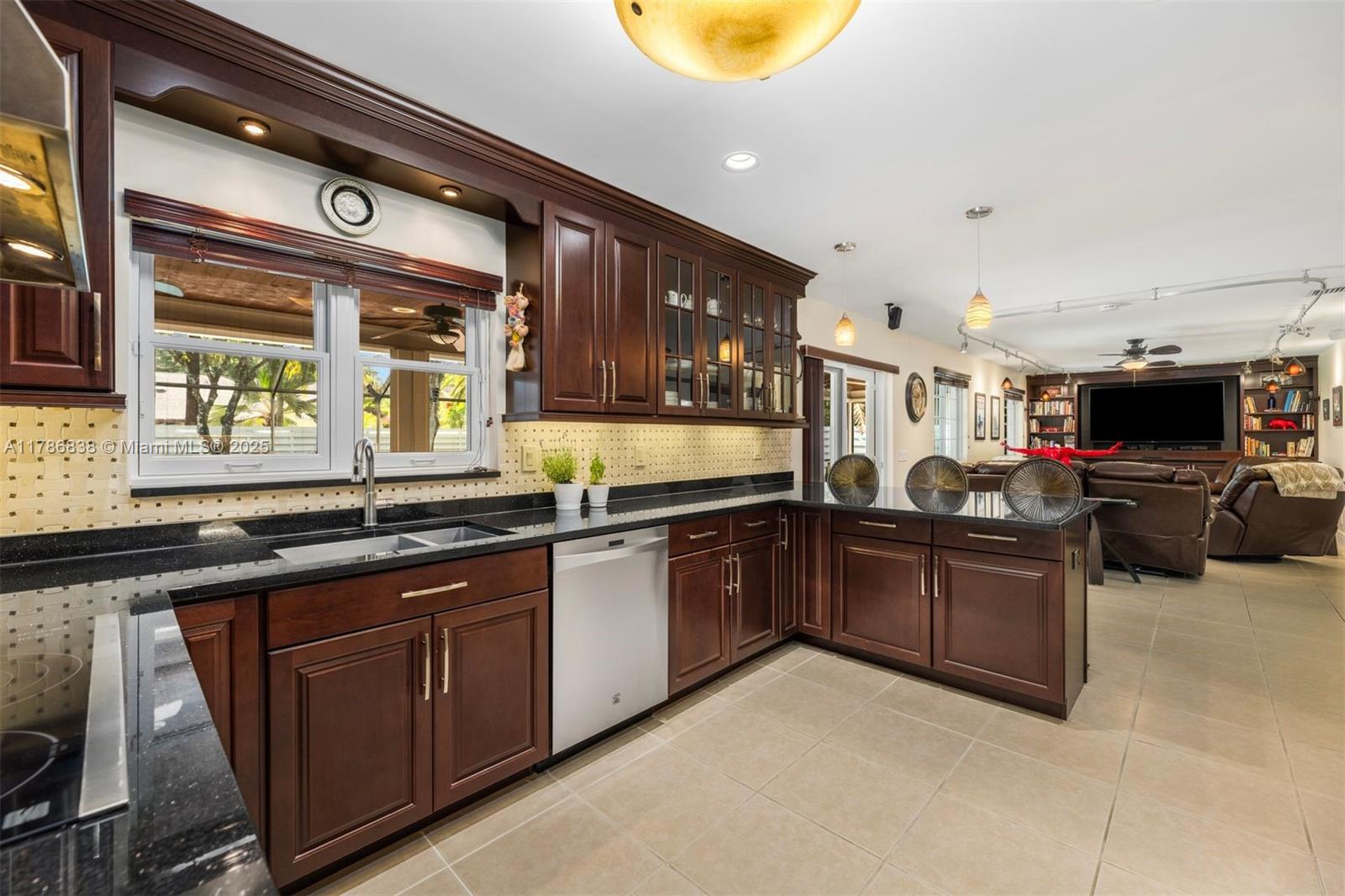 Miami, Florida, 33196, United States, 4 Bedrooms Bedrooms, ,4 BathroomsBathrooms,Residential,For Sale,1805262