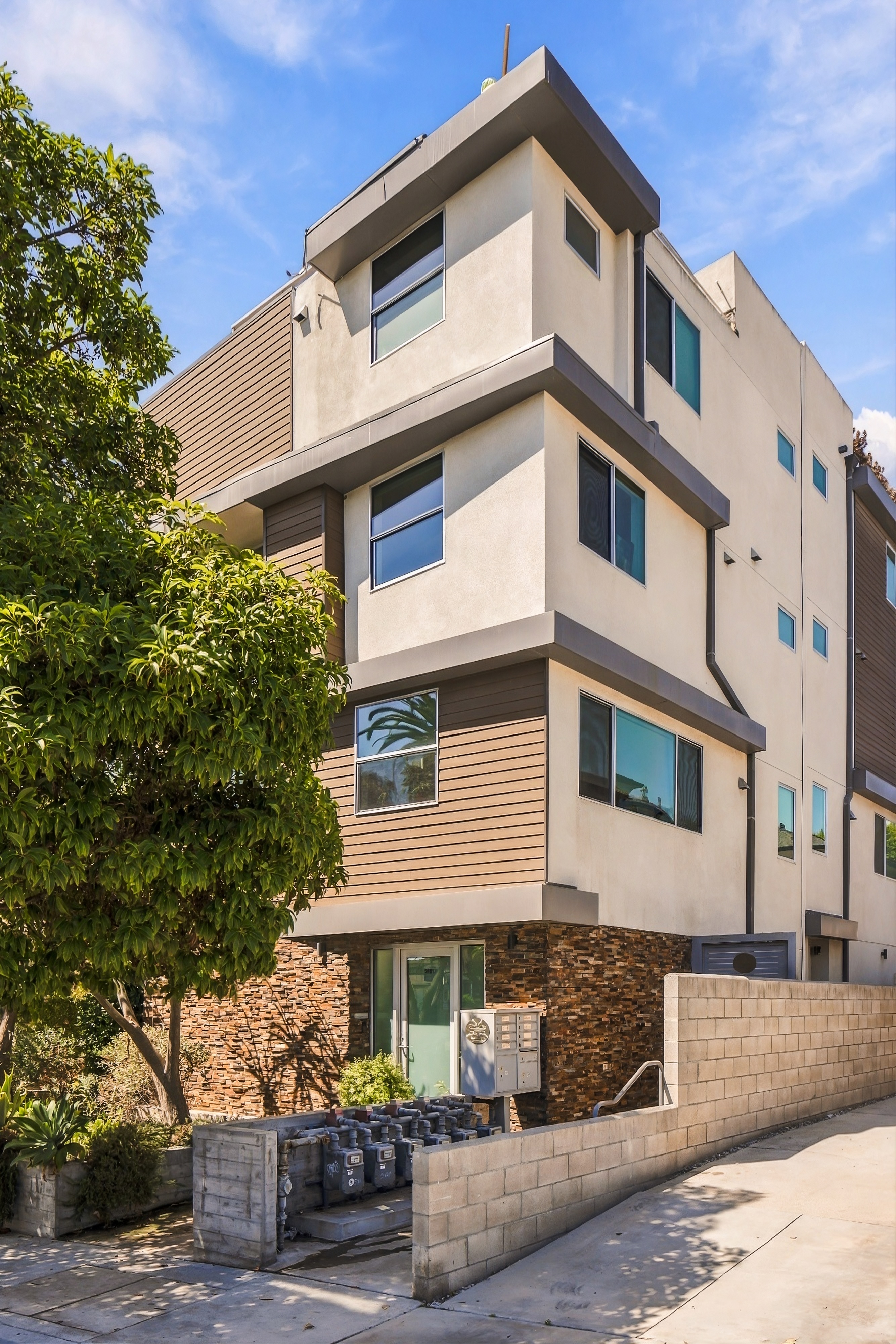 5411 West Wilshire Vista Lane, Los Angeles, CA 90019 - 物件實景