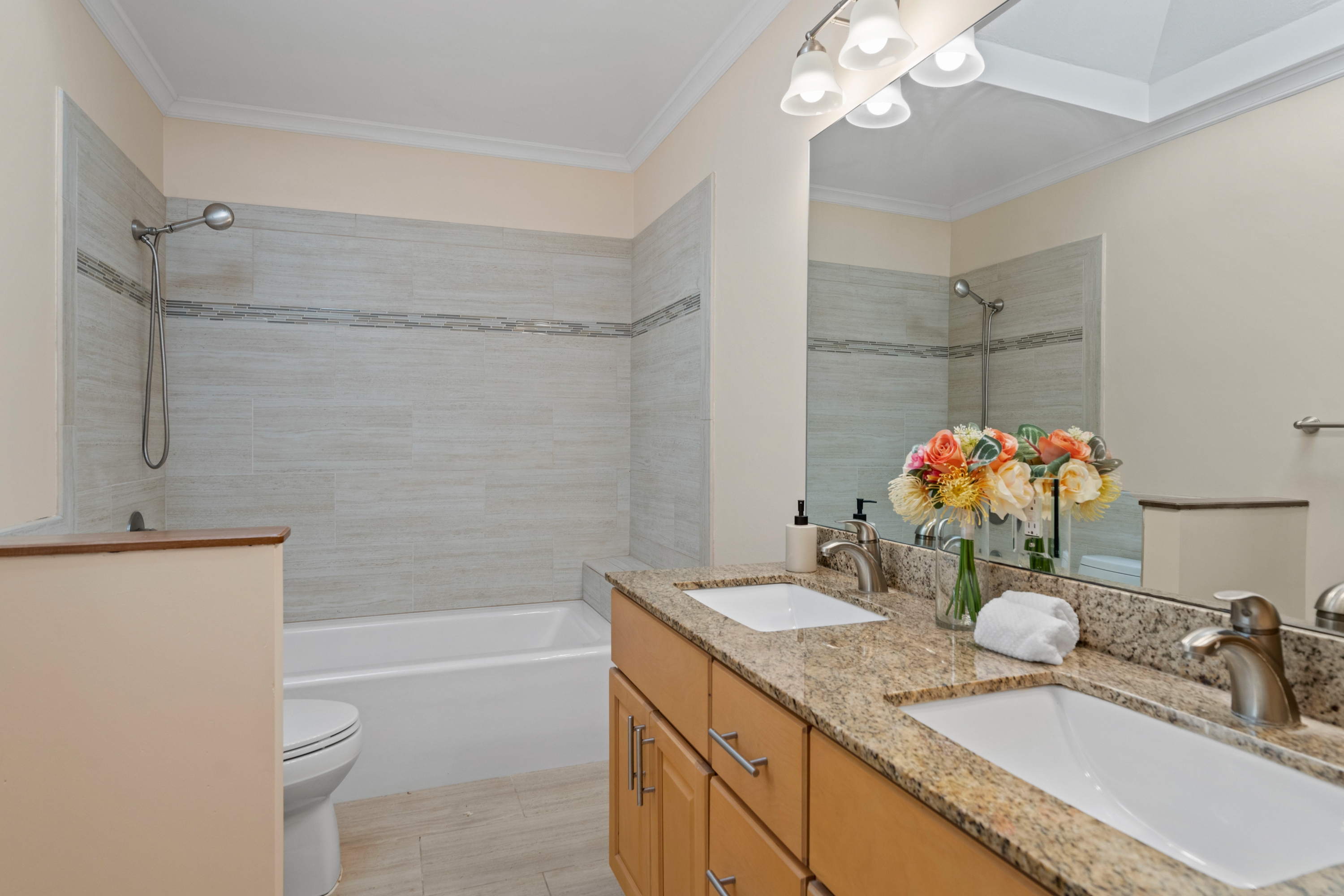  Rare Five-Bedroom Terra Linda Home with Dual Primary Suites and Flexible Living - 物件實景