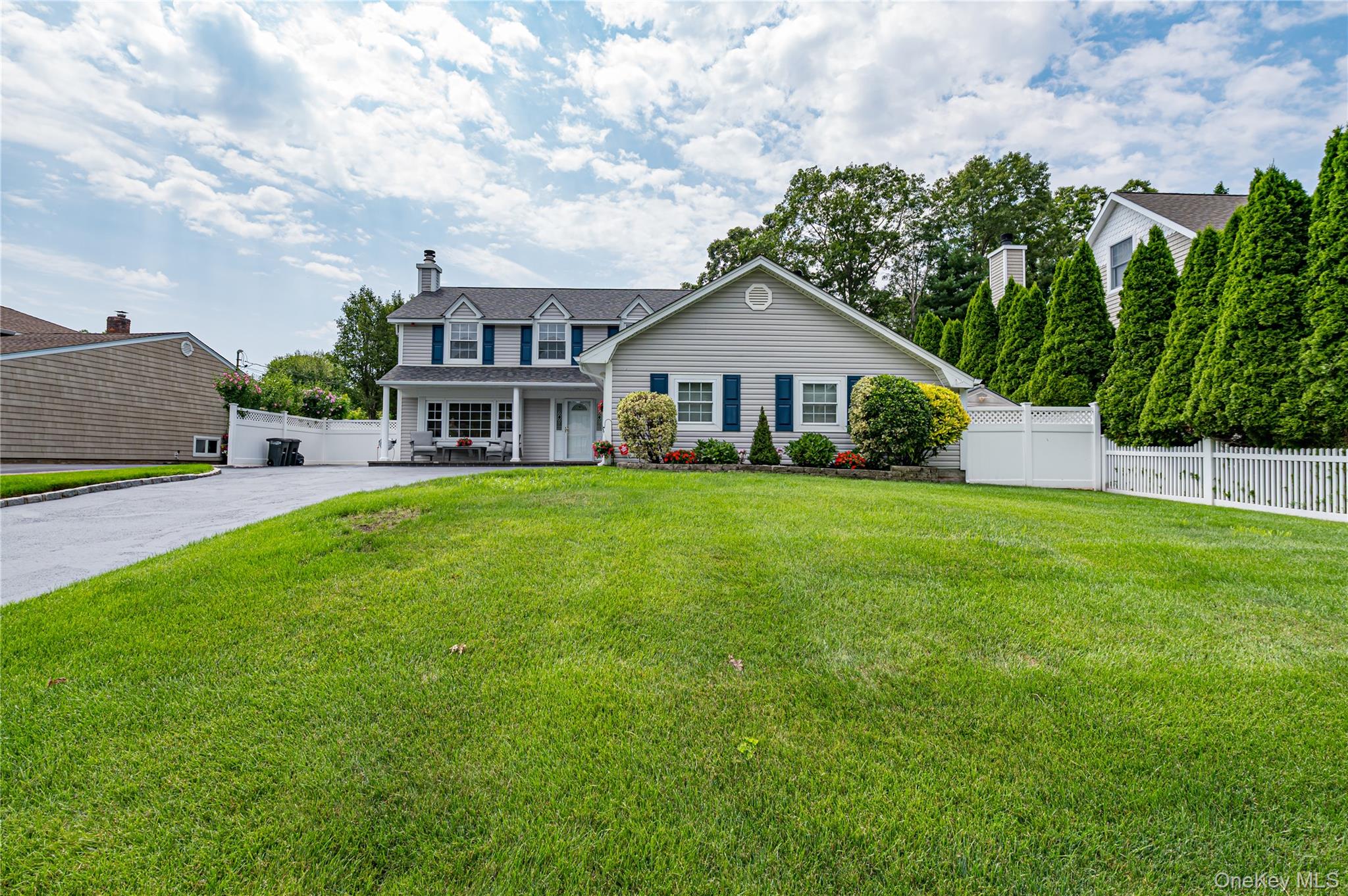  16 Sussex Lane, Lake Grove, NY, 11755 - 物件實景