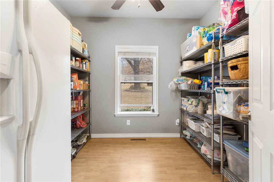 Harrison, Arkansas, 72601, United States, 5 Bedrooms Bedrooms, ,4 BathroomsBathrooms,Residential,For Sale,1934554