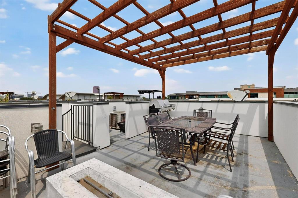 Dallas, Texas, 75204, United States, 3 Bedrooms Bedrooms, ,3 BathroomsBathrooms,Residential,For Sale,1936936