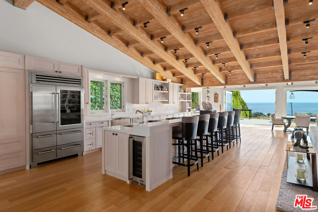 Malibu, California, 90265, United States, 4 Bedrooms Bedrooms, ,4 BathroomsBathrooms,Residential,For Sale,1970476