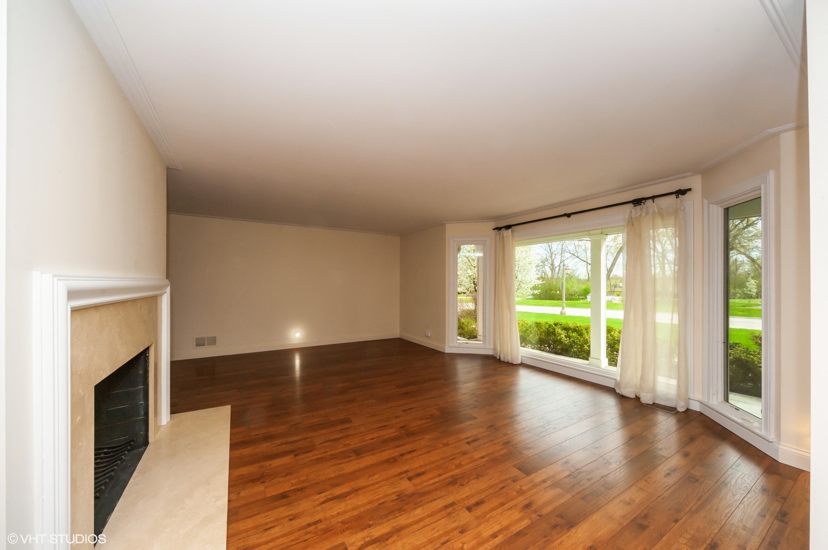 Lake Forest, Illinois, 60045, United States, 3 Bedrooms Bedrooms, ,5 BathroomsBathrooms,Residential,For Sale,1794834