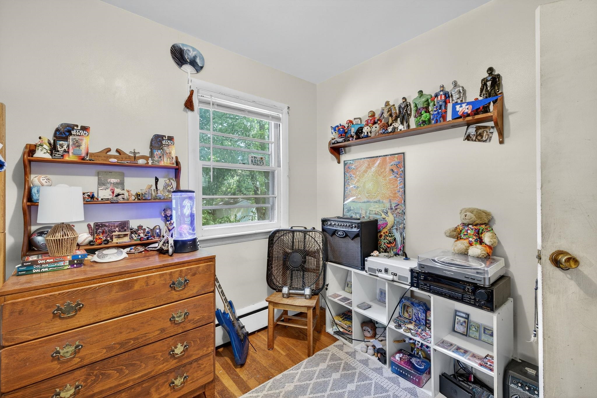 Portsmouth, New Hampshire, 03801, United States, 3 Bedrooms Bedrooms, ,1 BathroomBathrooms,Residential,For Sale,1934652