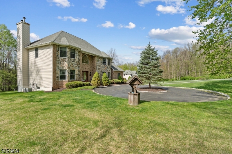 Andover Twp., New Jersey, 07821, United States, 4 Bedrooms Bedrooms, ,3 BathroomsBathrooms,Residential,For Sale,1793413