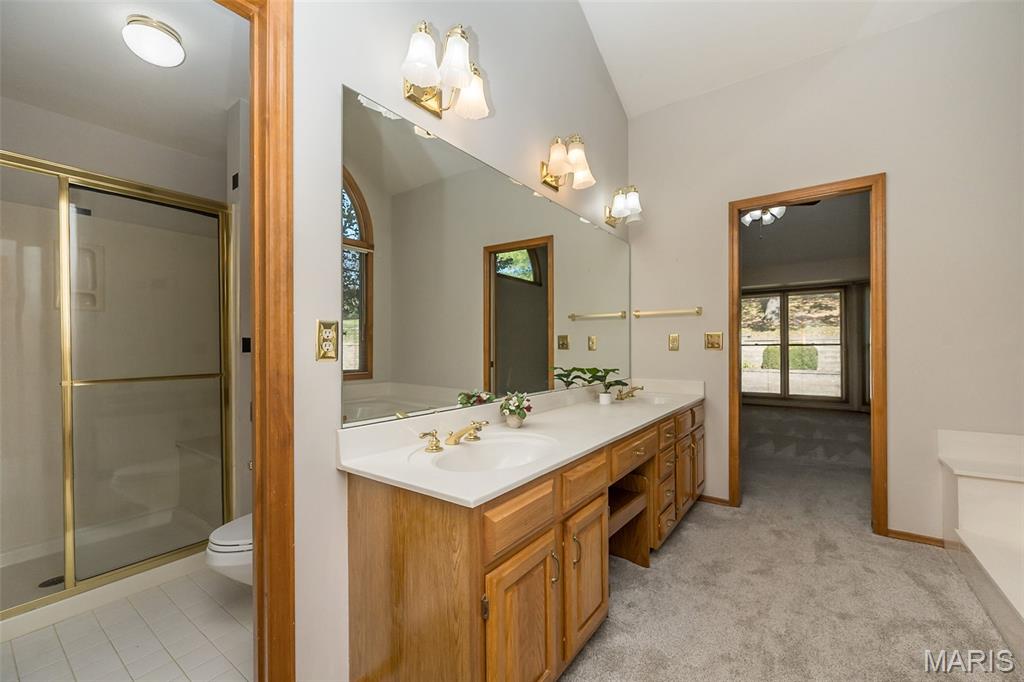 Chesterfield, Missouri, 63005, United States, 4 Bedrooms Bedrooms, ,3 BathroomsBathrooms,Residential,For Sale,1989616