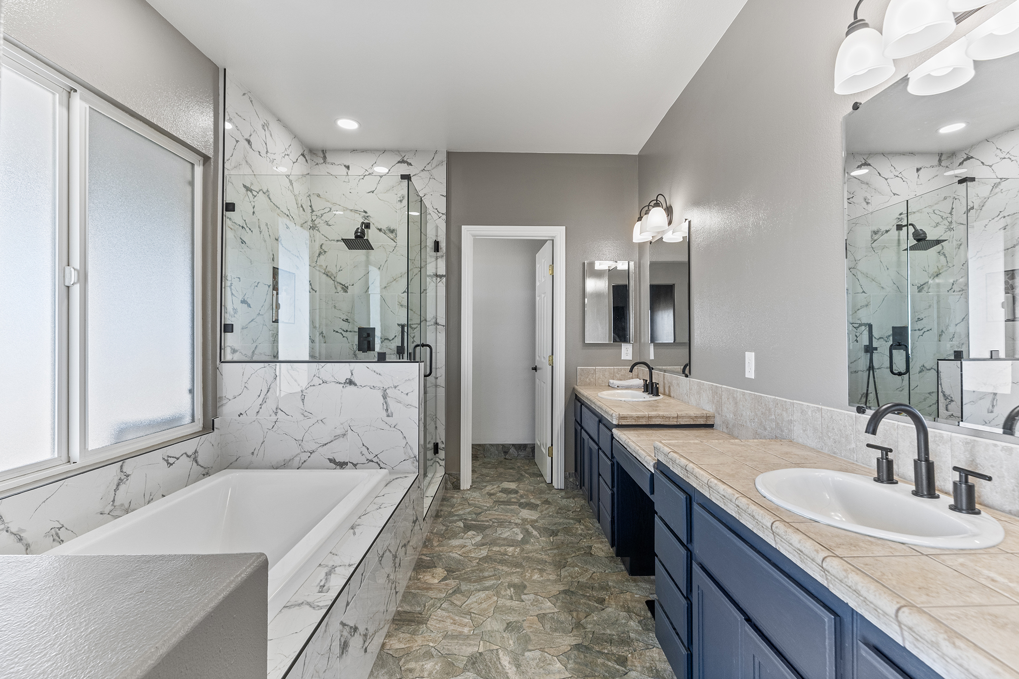 Pinon Hills, California, 92371, United States, 3 Bedrooms Bedrooms, ,2 BathroomsBathrooms,Residential,For Sale,1986100