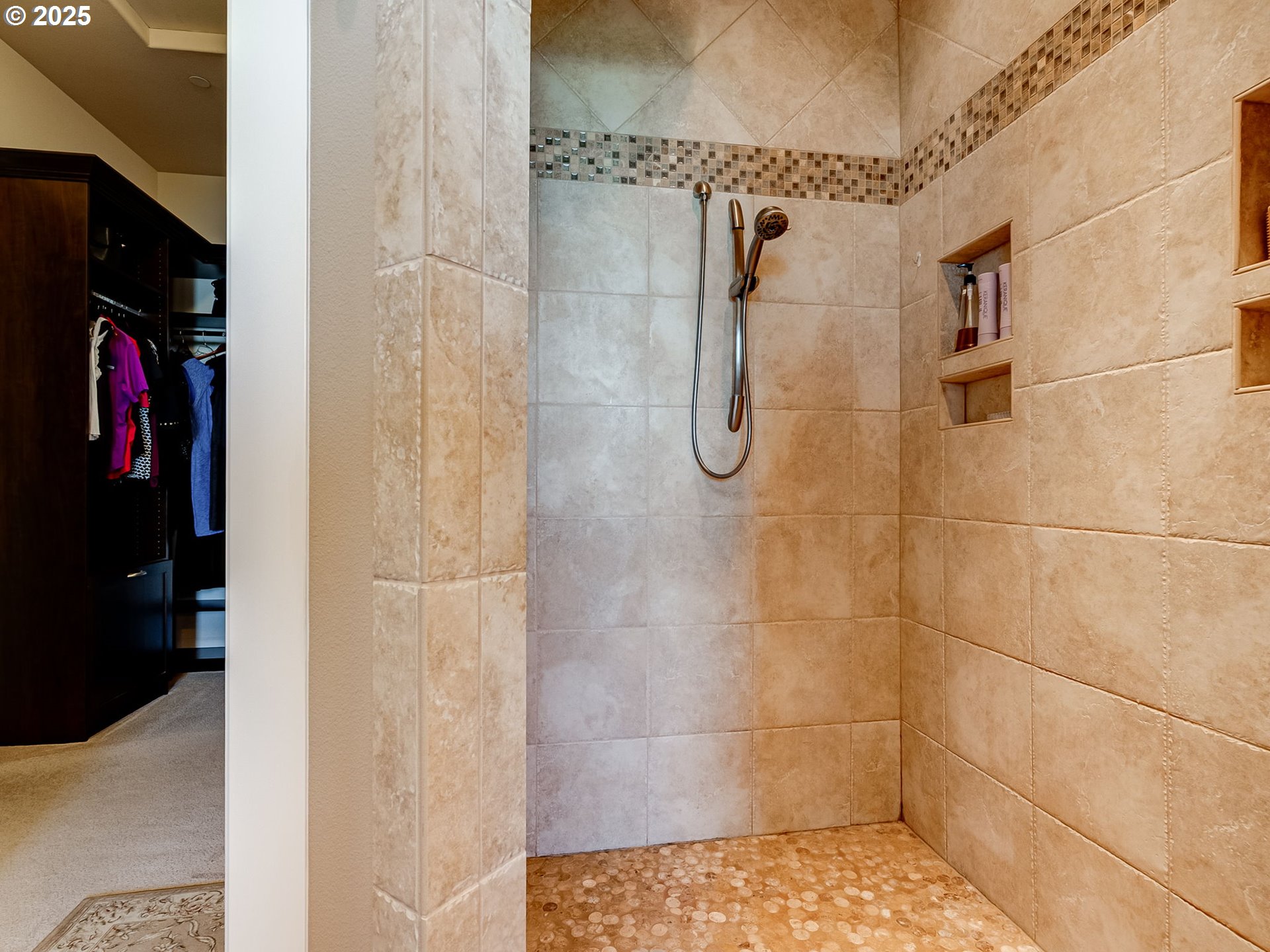 Camas, Washington, 98607, United States, 4 Bedrooms Bedrooms, ,4 BathroomsBathrooms,Residential,For Sale,1837828