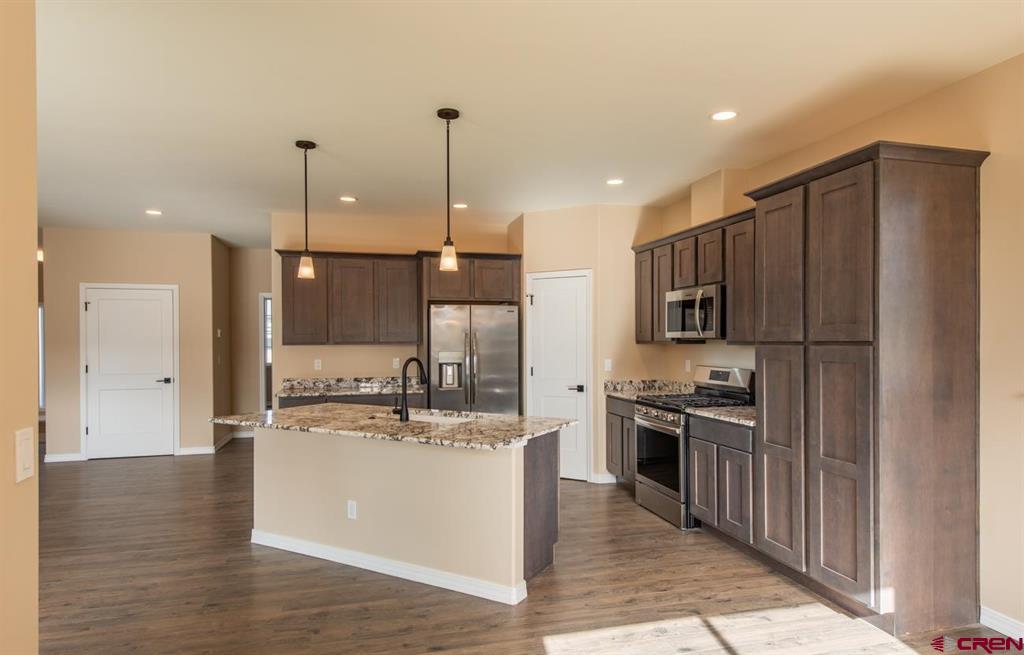 Montrose, Colorado, 81401, United States, 3 Bedrooms Bedrooms, ,2 BathroomsBathrooms,Residential,For Sale,1994283