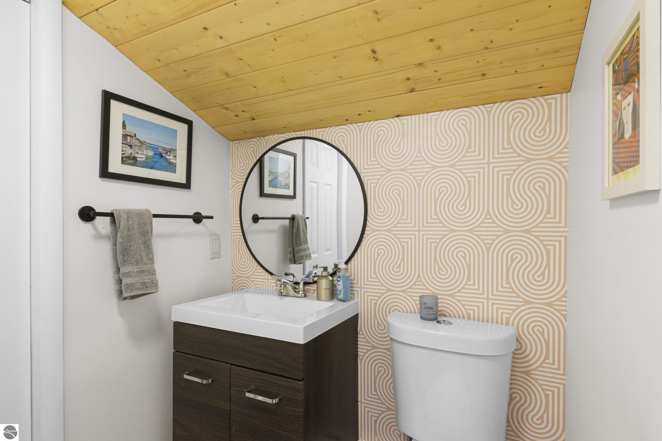 Traverse City, Michigan, 49684, United States, 2 Bedrooms Bedrooms, ,3 BathroomsBathrooms,Residential,For Sale,1915981
