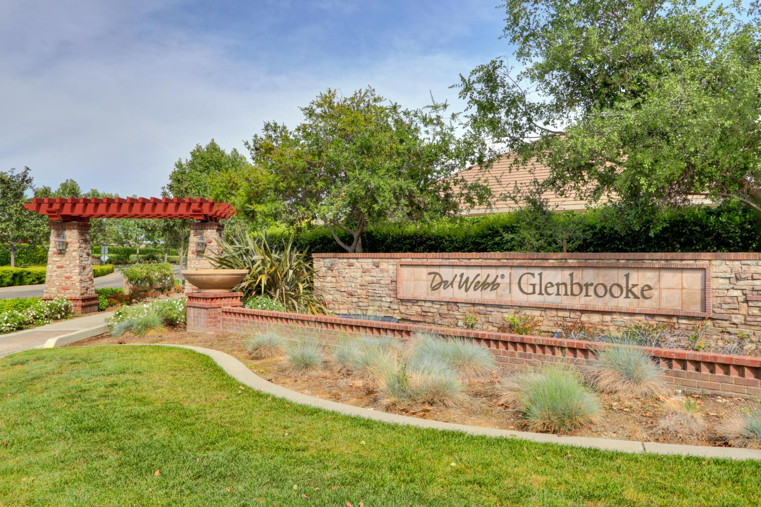 Elk Grove, California, 95757, United States, 2 Bedrooms Bedrooms, ,2 BathroomsBathrooms,Residential,For Sale,1989569