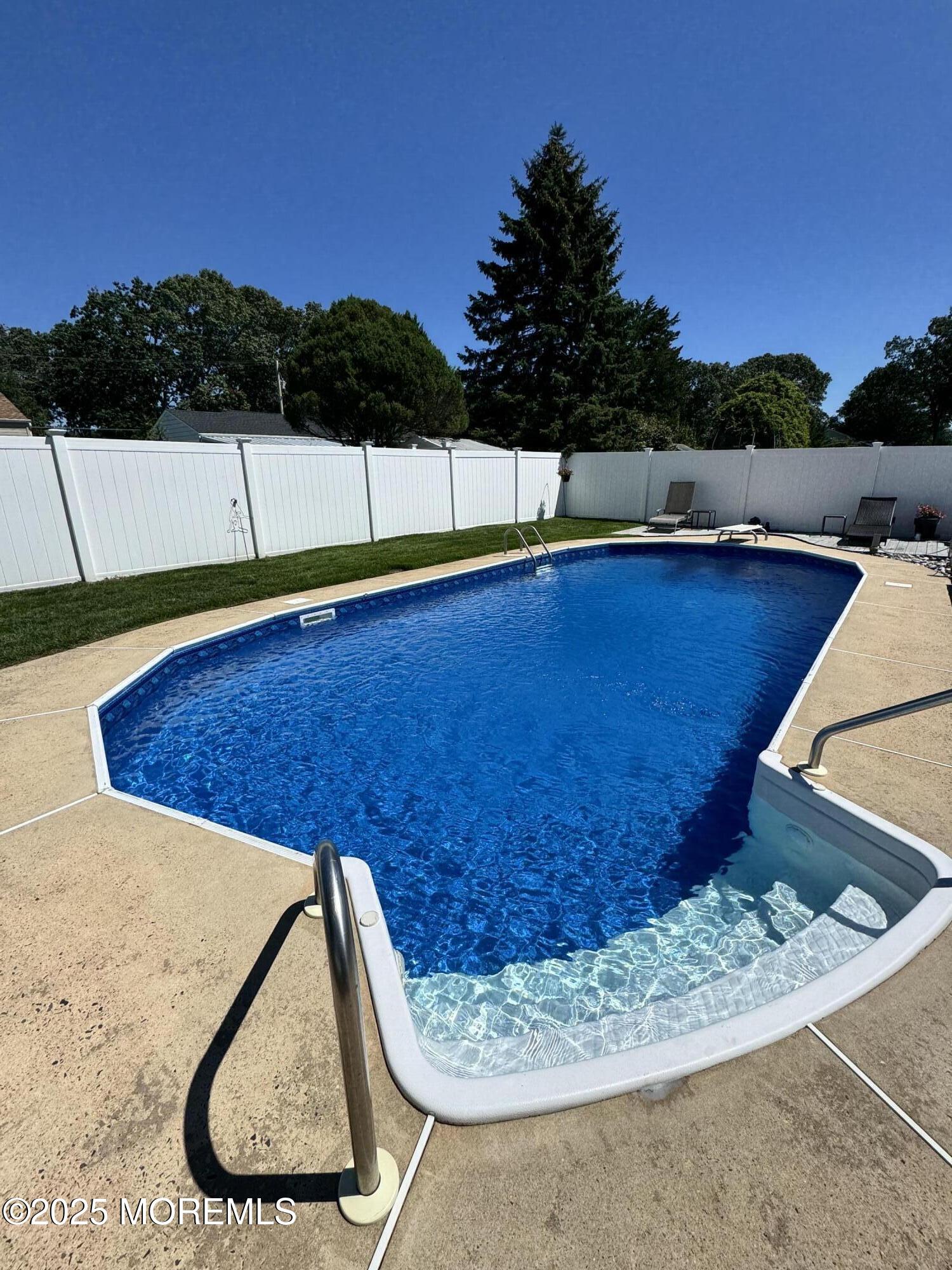 Toms River, New Jersey, 08753, United States, 3 Bedrooms Bedrooms, ,3 BathroomsBathrooms,Residential,For Sale,1993901