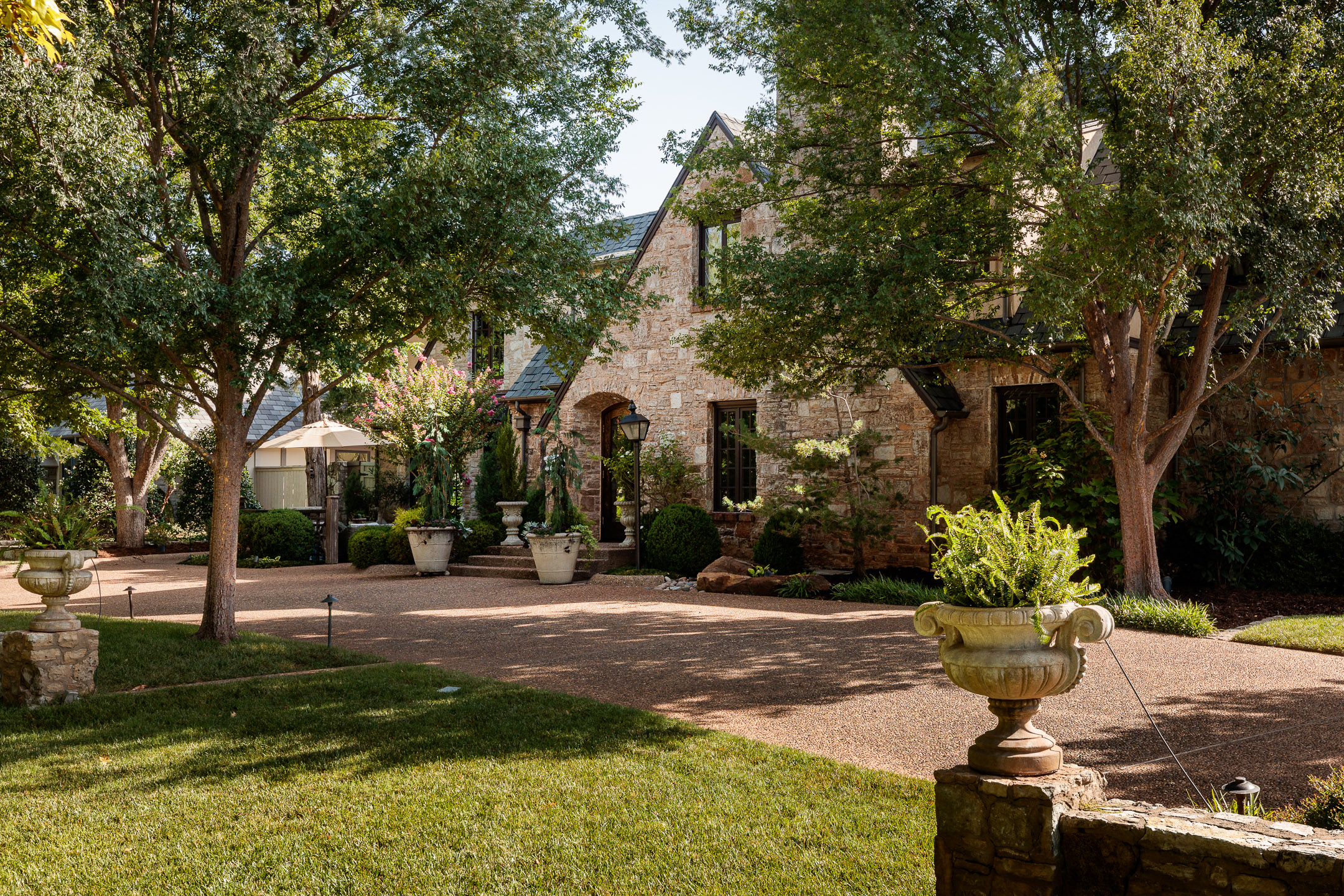 Avondale Dr, Nichols Hills, OK 73116