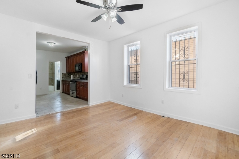 Irvington Twp., New Jersey, 07111, United States, 6 Bedrooms Bedrooms, ,2 BathroomsBathrooms,Residential,For Sale,1896504