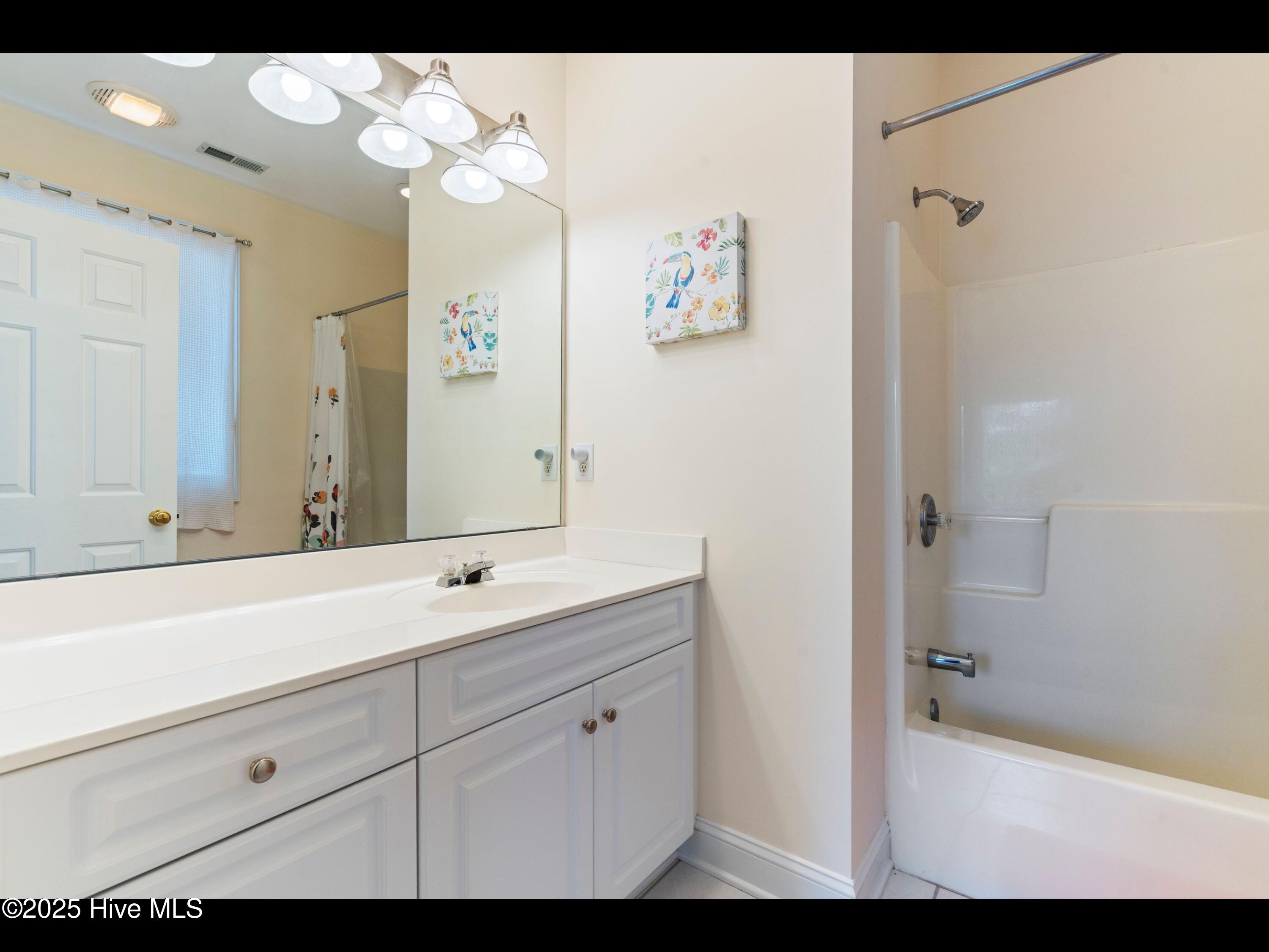Carolina Beach, North Carolina, 28428, United States, 3 Bedrooms Bedrooms, ,3 BathroomsBathrooms,Residential,For Sale,1846629
