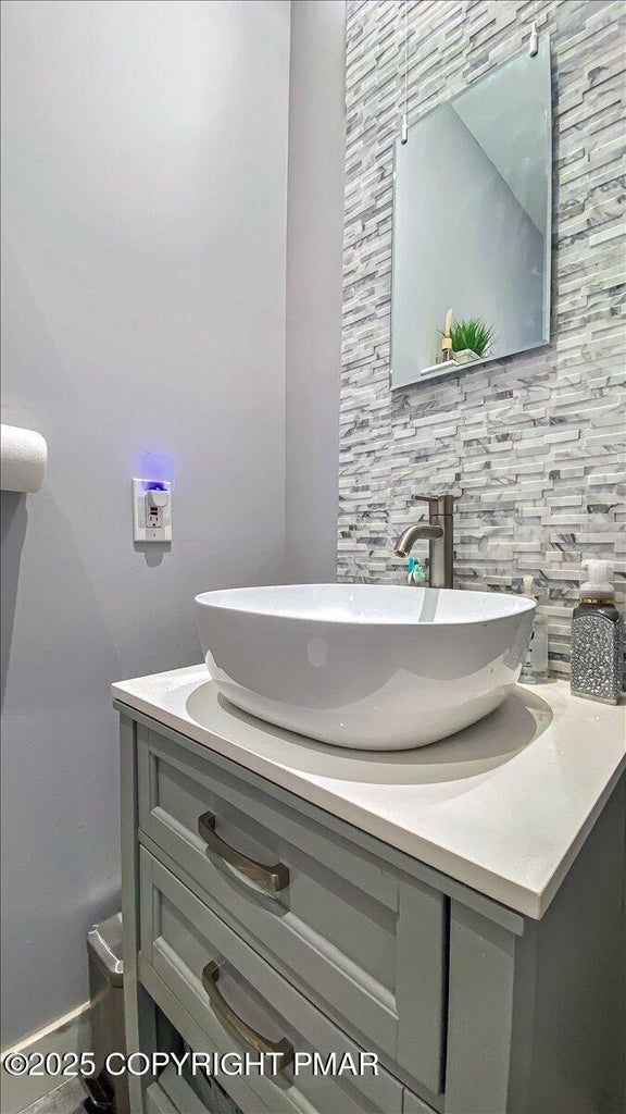 East Stroudsburg, Pennsylvania, 18302, United States, 5 Bedrooms Bedrooms, ,4 BathroomsBathrooms,Residential,For Sale,1980579