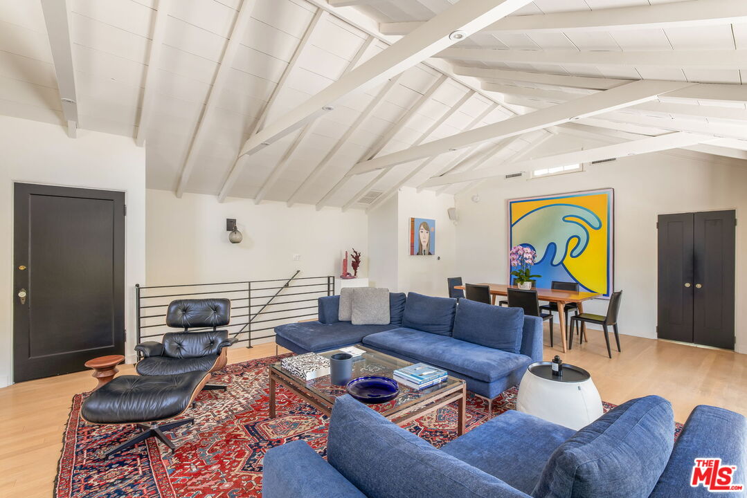 West Hollywood, California, 90048, United States, 3 Bedrooms Bedrooms, ,1 BathroomBathrooms,Residential,For Sale,1828298