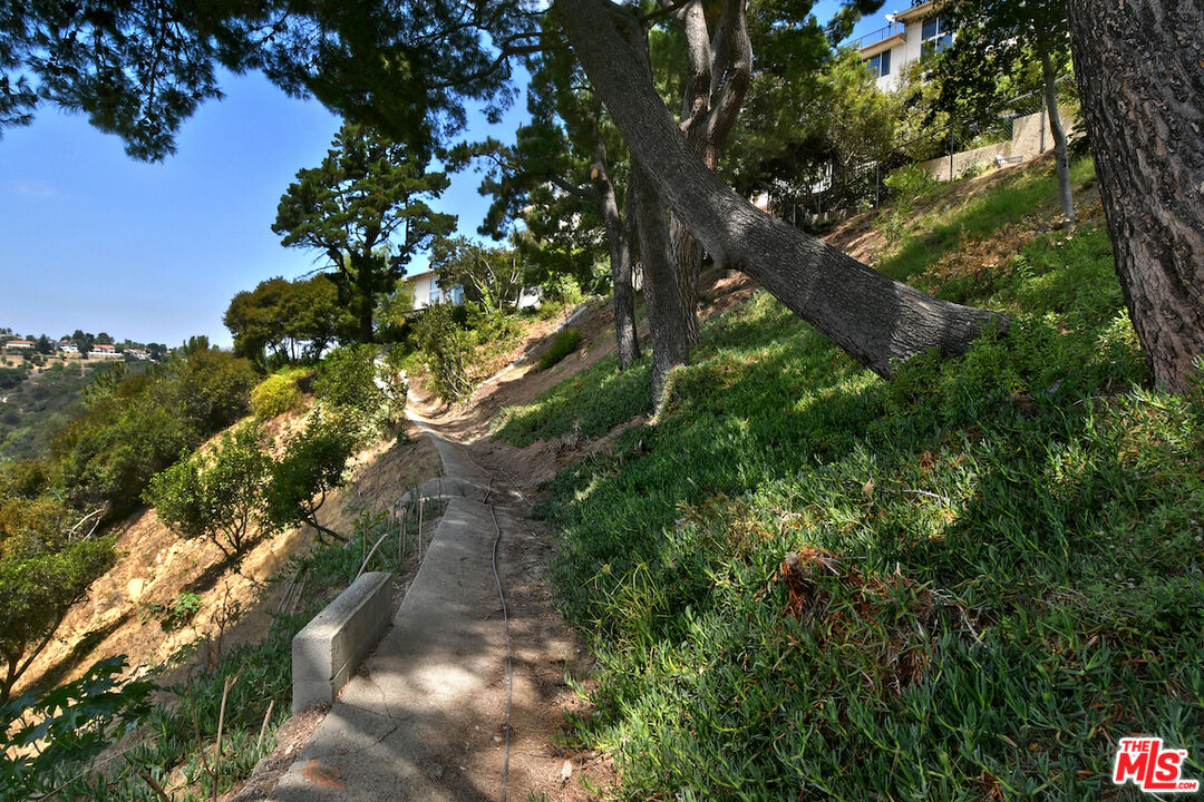 Los Angeles, California, 90077, United States, 2 Bedrooms Bedrooms, ,2 BathroomsBathrooms,Residential,For Sale,1919812