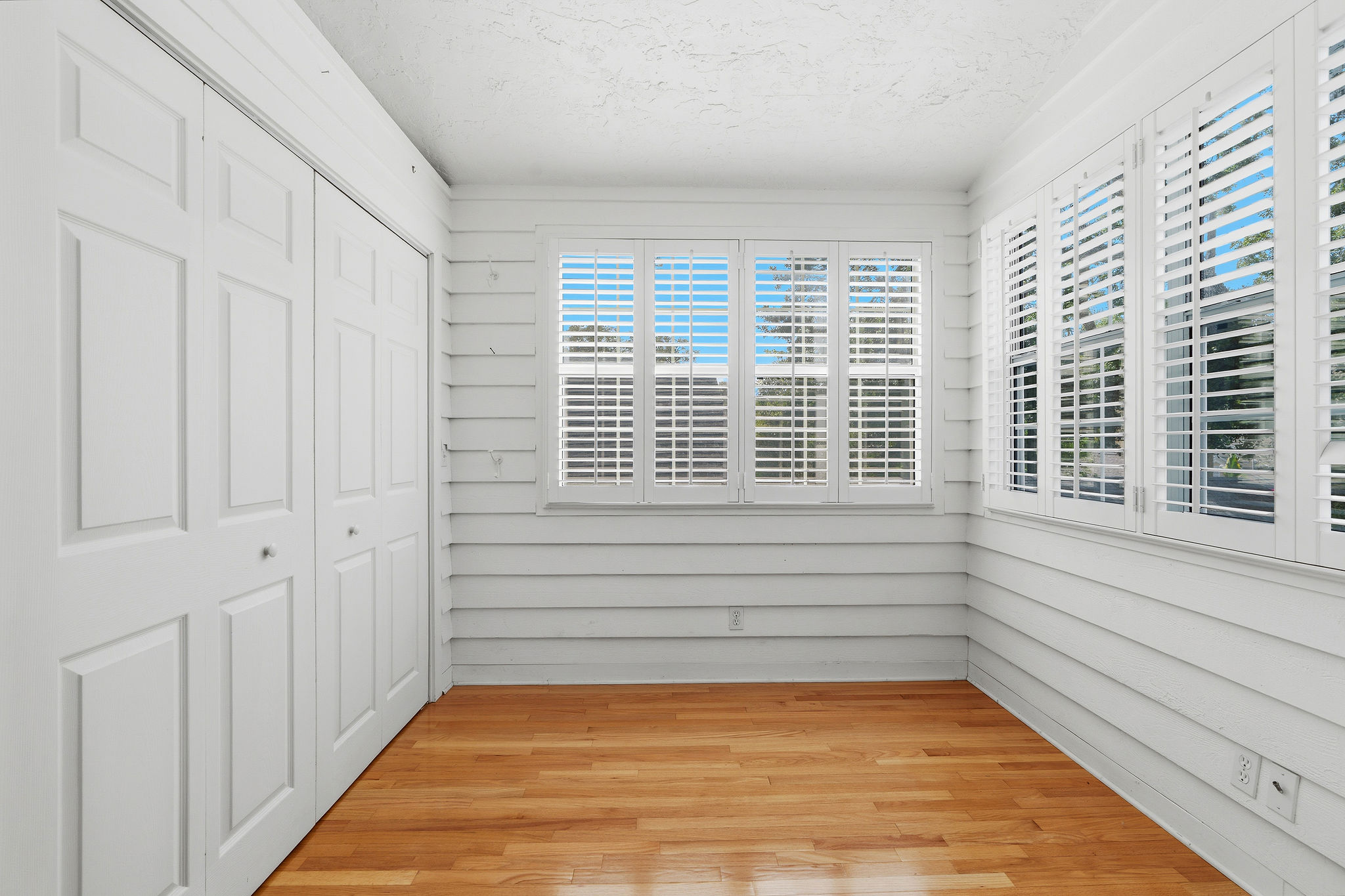 St. Peterburg, Florida, 33704, United States, 4 Bedrooms Bedrooms, ,3 BathroomsBathrooms,Residential,For Sale,2018608