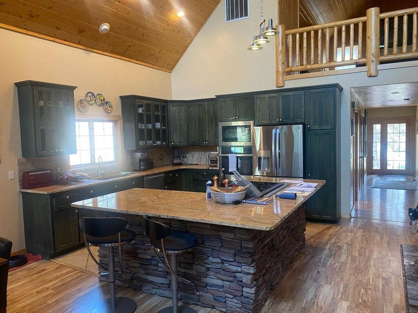 KLAMATH FALLS, Oregon, 97601, United States, 3 Bedrooms Bedrooms, ,3 BathroomsBathrooms,Residential,For Sale,1973852