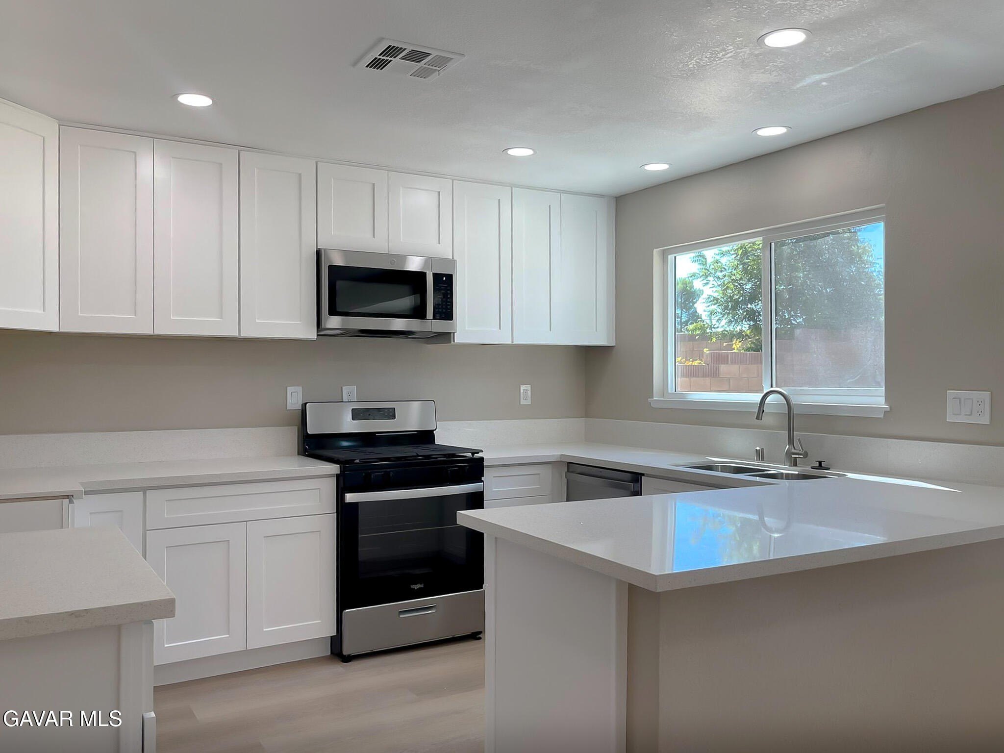 Lancaster, California, 93536, United States, 5 Bedrooms Bedrooms, ,3 BathroomsBathrooms,Residential,For Sale,1921433