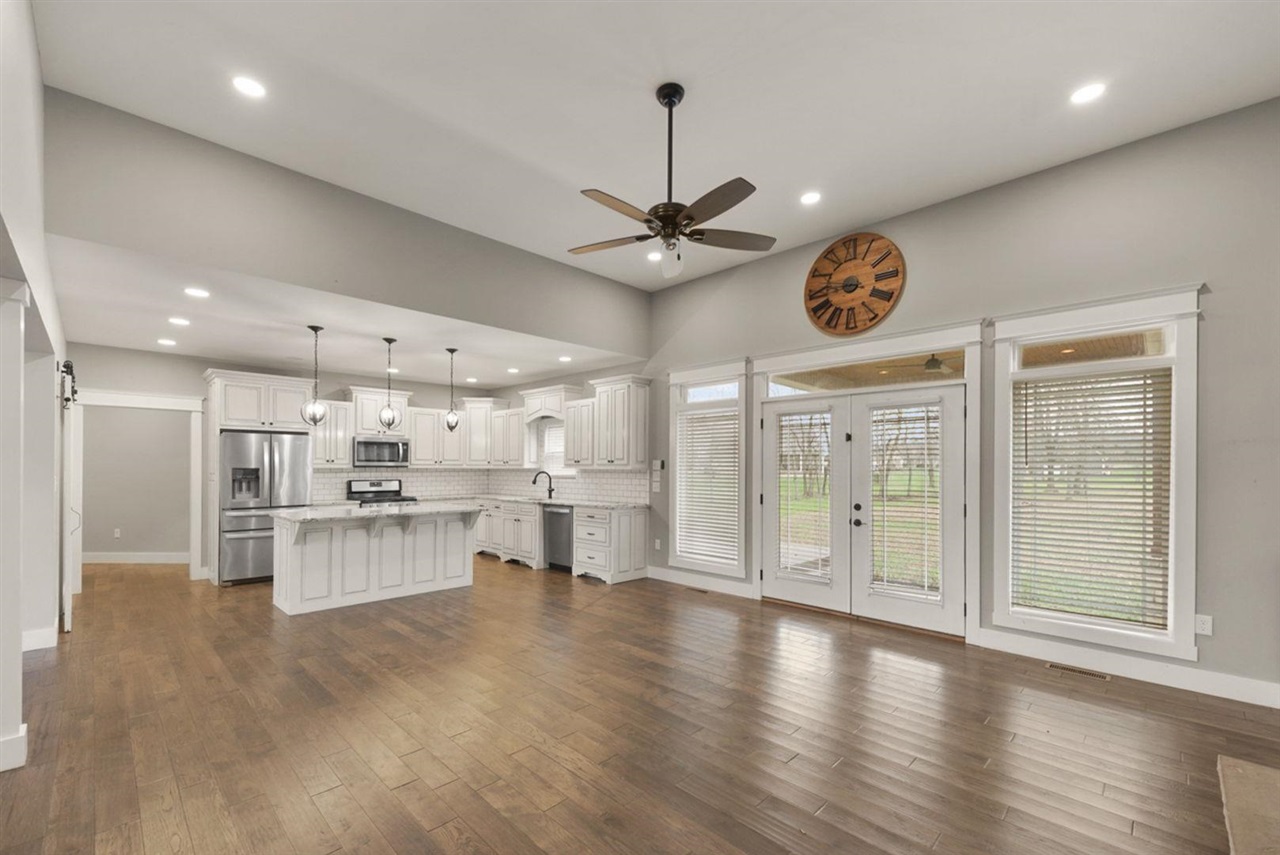Smiths Grove, Kentucky, 42171, United States, 4 Bedrooms Bedrooms, ,3 BathroomsBathrooms,Residential,For Sale,1901805