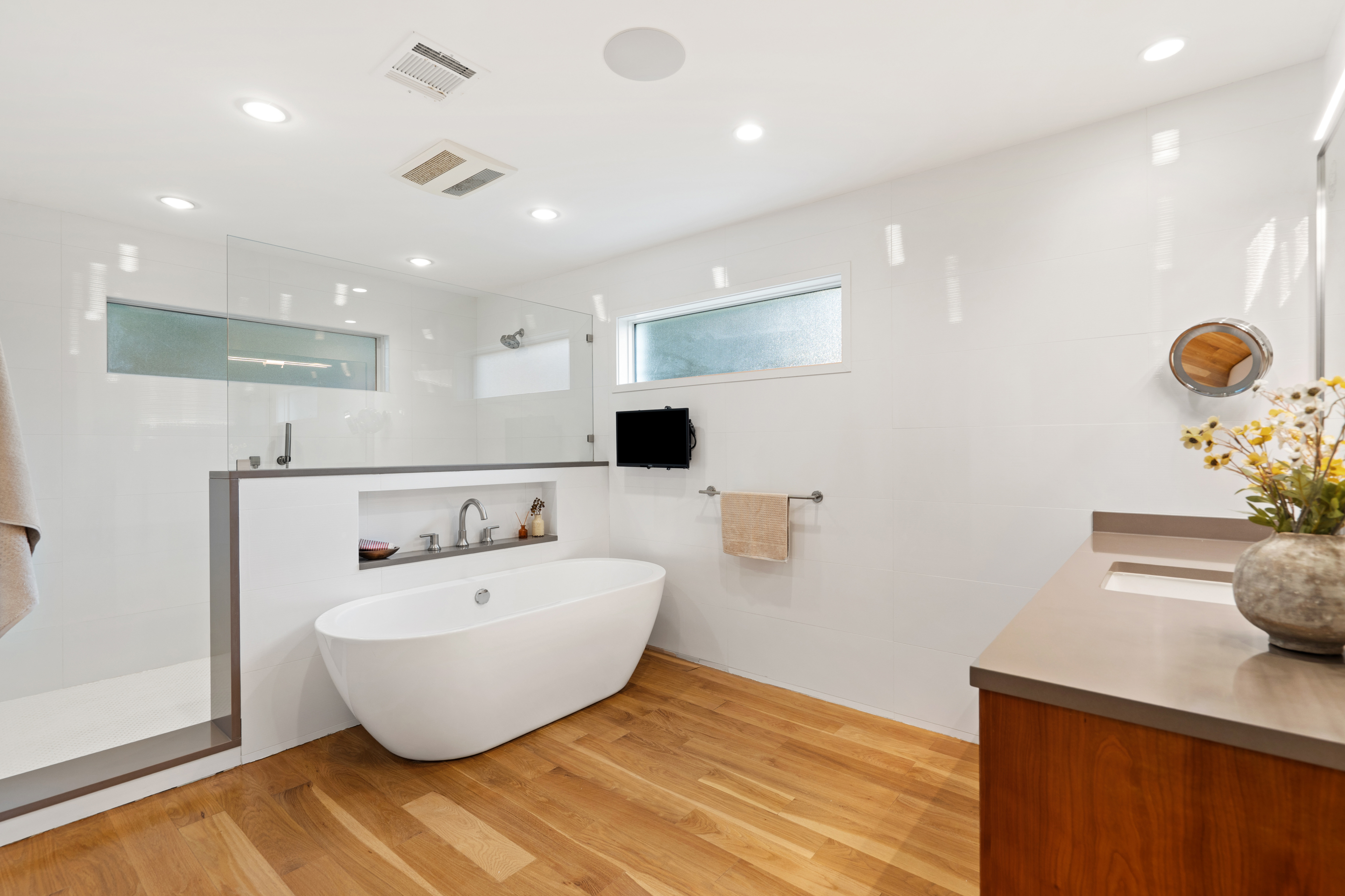  Midcentury Modern NW Hills Off Market - Lap Pool, Huge Windows, Renovated - 物件實景