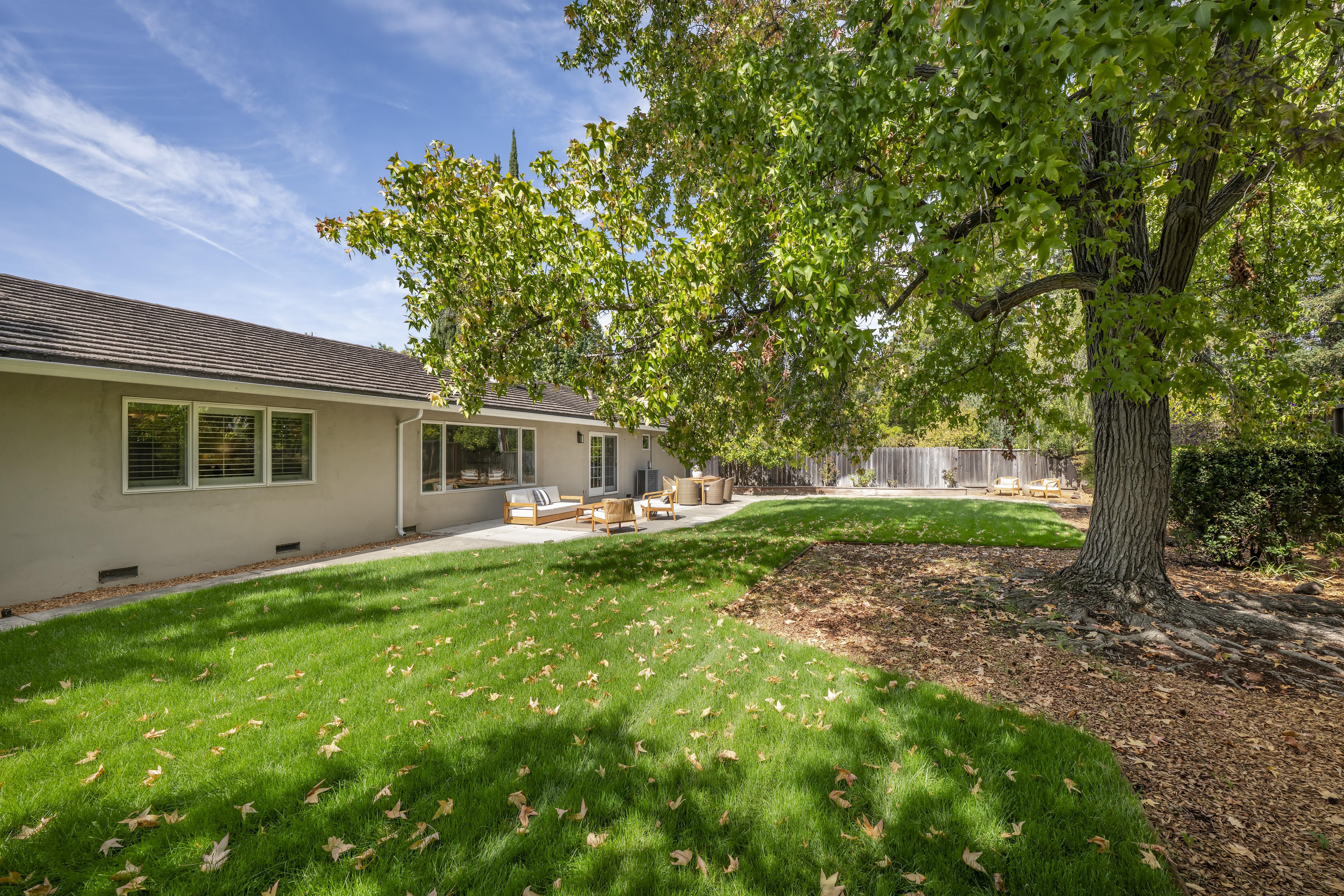  Classic South Los Altos Ranch Home - 物件實景