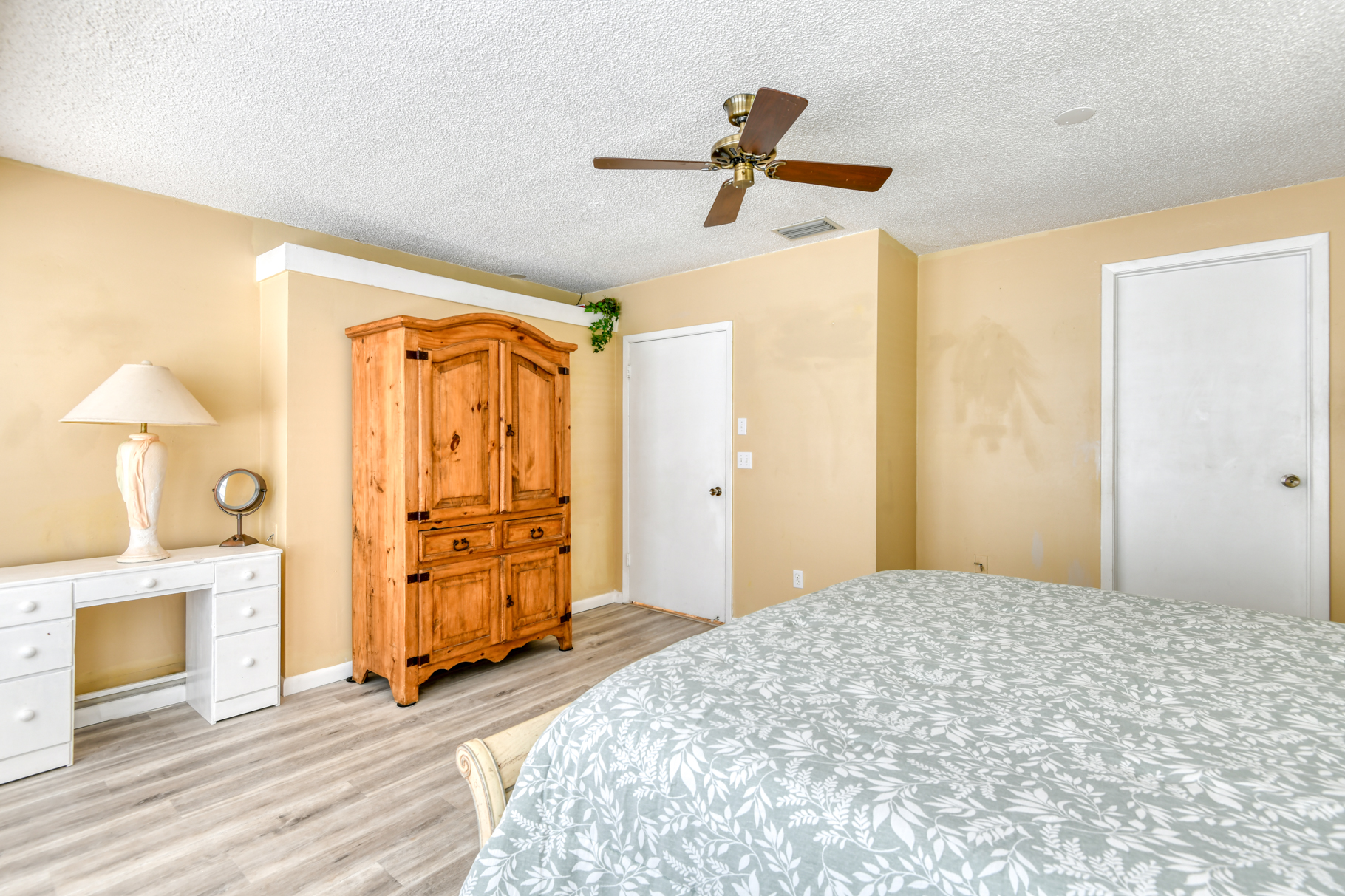 Palatka, Florida, 32177, United States, 4 Bedrooms Bedrooms, ,3 BathroomsBathrooms,Residential,For Sale,1865874