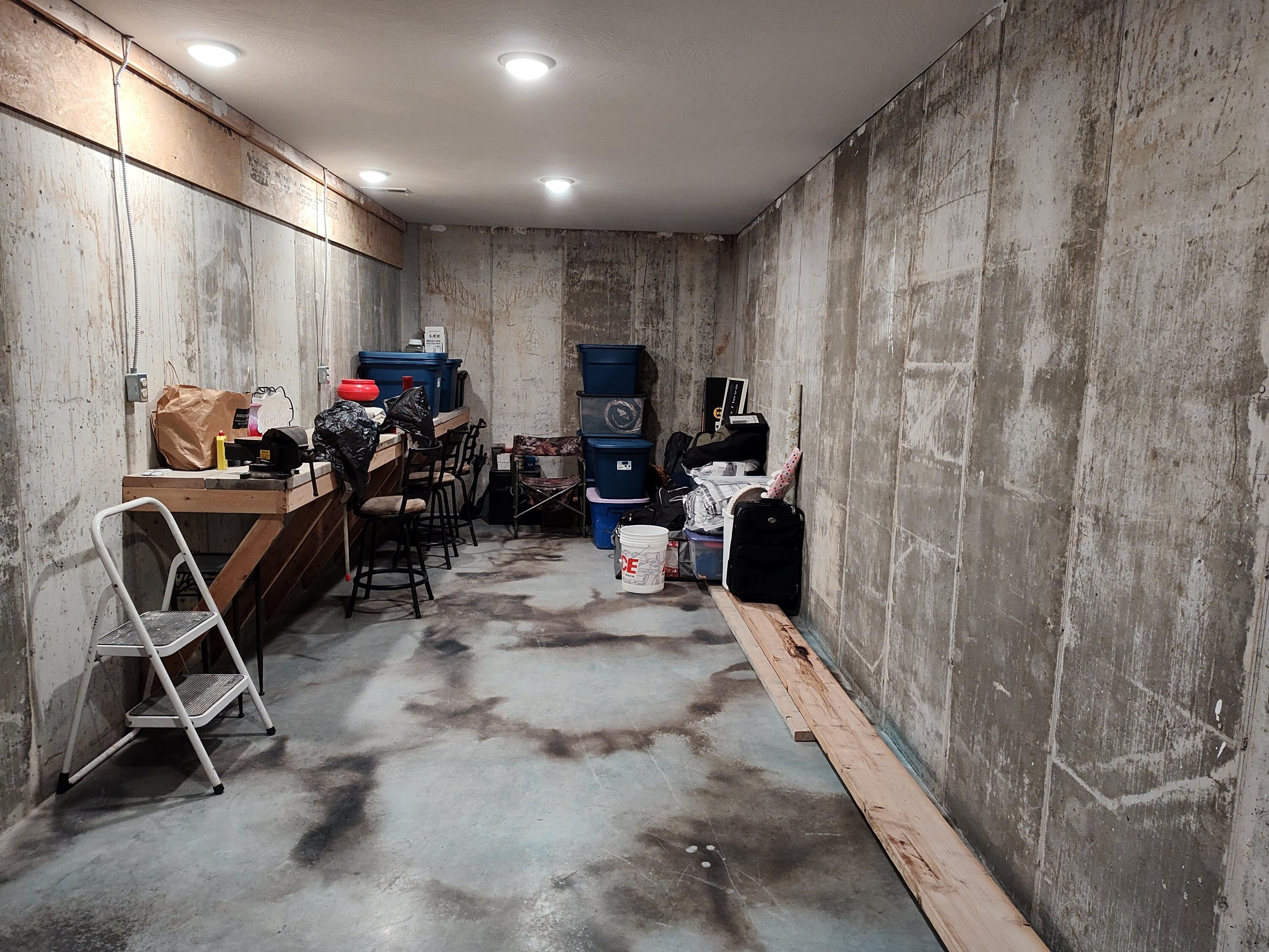 Bolivar, Missouri, 65613, United States, 2 Bedrooms Bedrooms, ,3 BathroomsBathrooms,Residential,For Sale,1975211