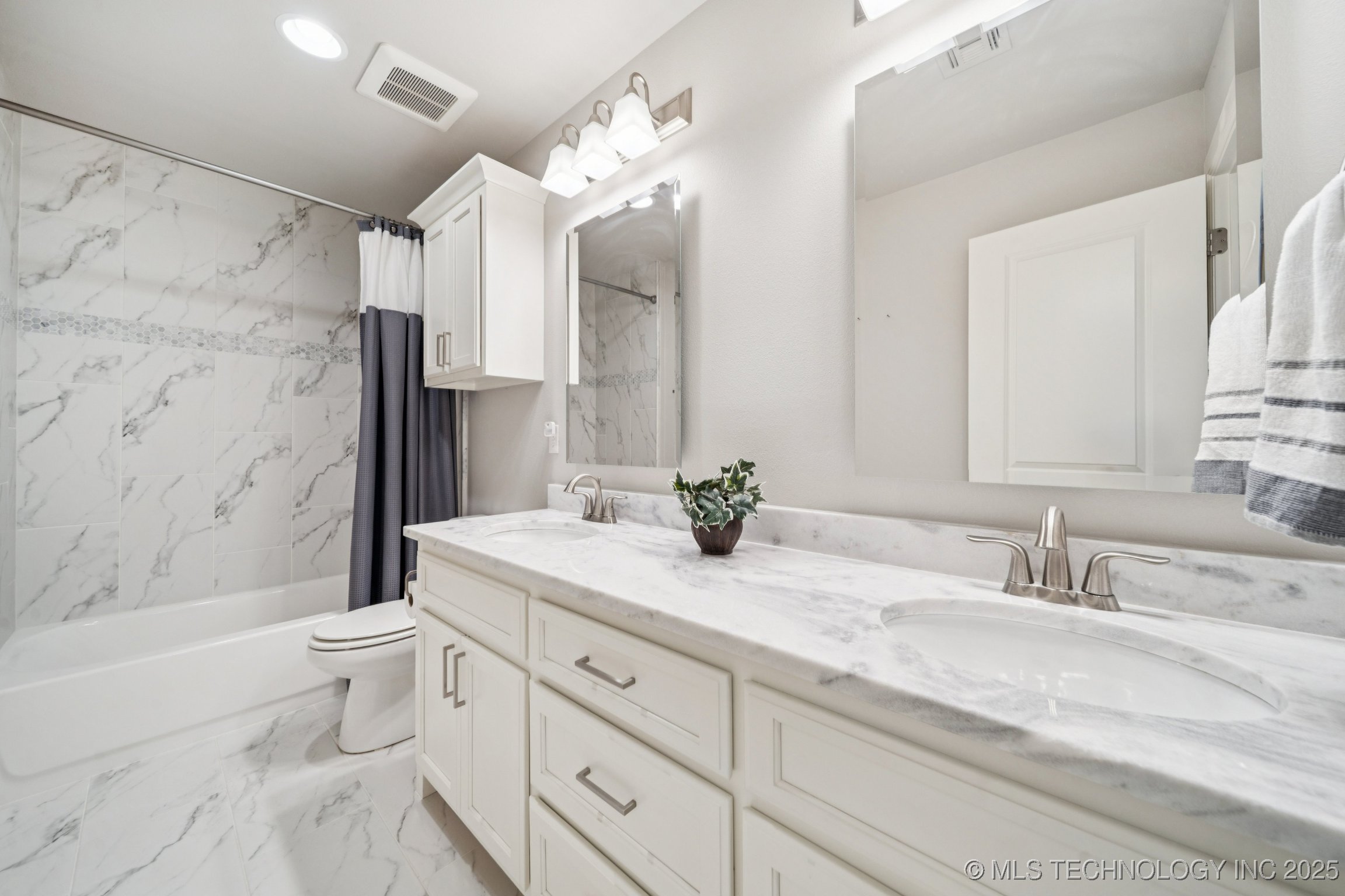 Owasso, Oklahoma, 74055, United States, 4 Bedrooms Bedrooms, ,4 BathroomsBathrooms,Residential,For Sale,1964106