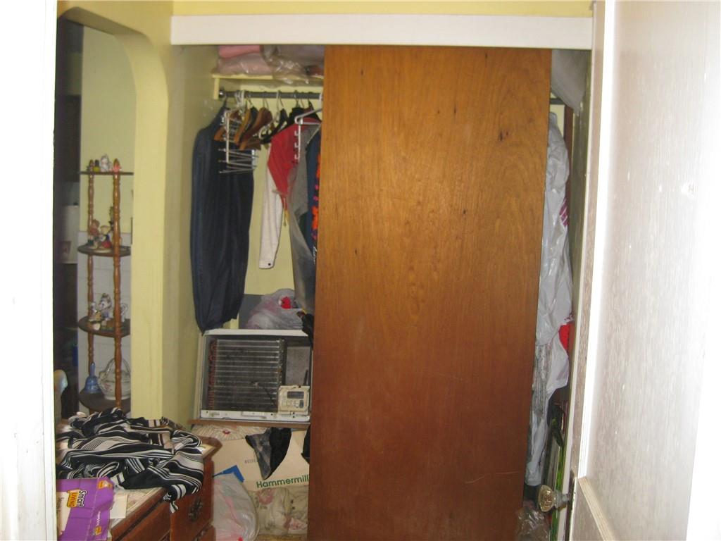 Middletown, Rhode Island, 02842, United States, 4 Bedrooms Bedrooms, ,2 BathroomsBathrooms,Residential,For Sale,1984430