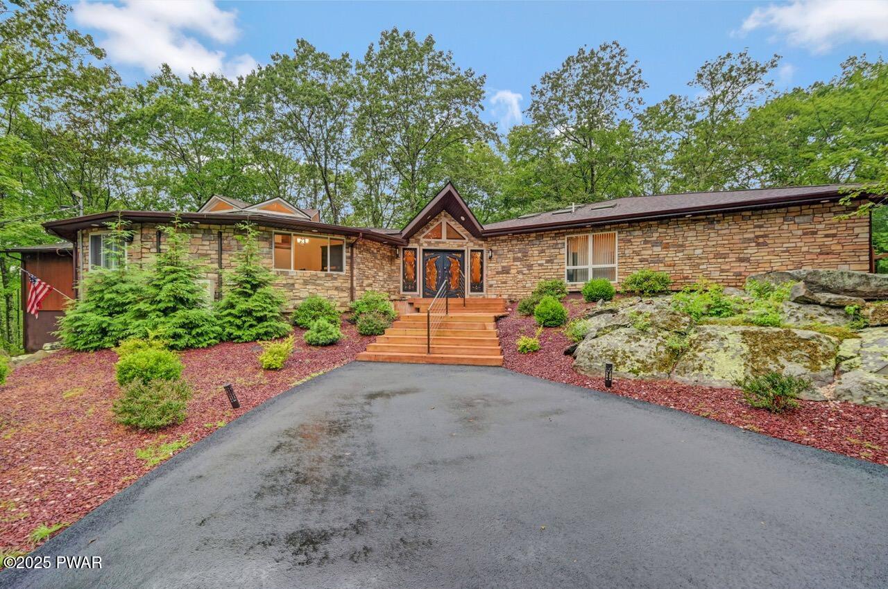 Hawley, Pennsylvania, 18428, United States, 3 Bedrooms Bedrooms, ,3 BathroomsBathrooms,Residential,For Sale,1937787