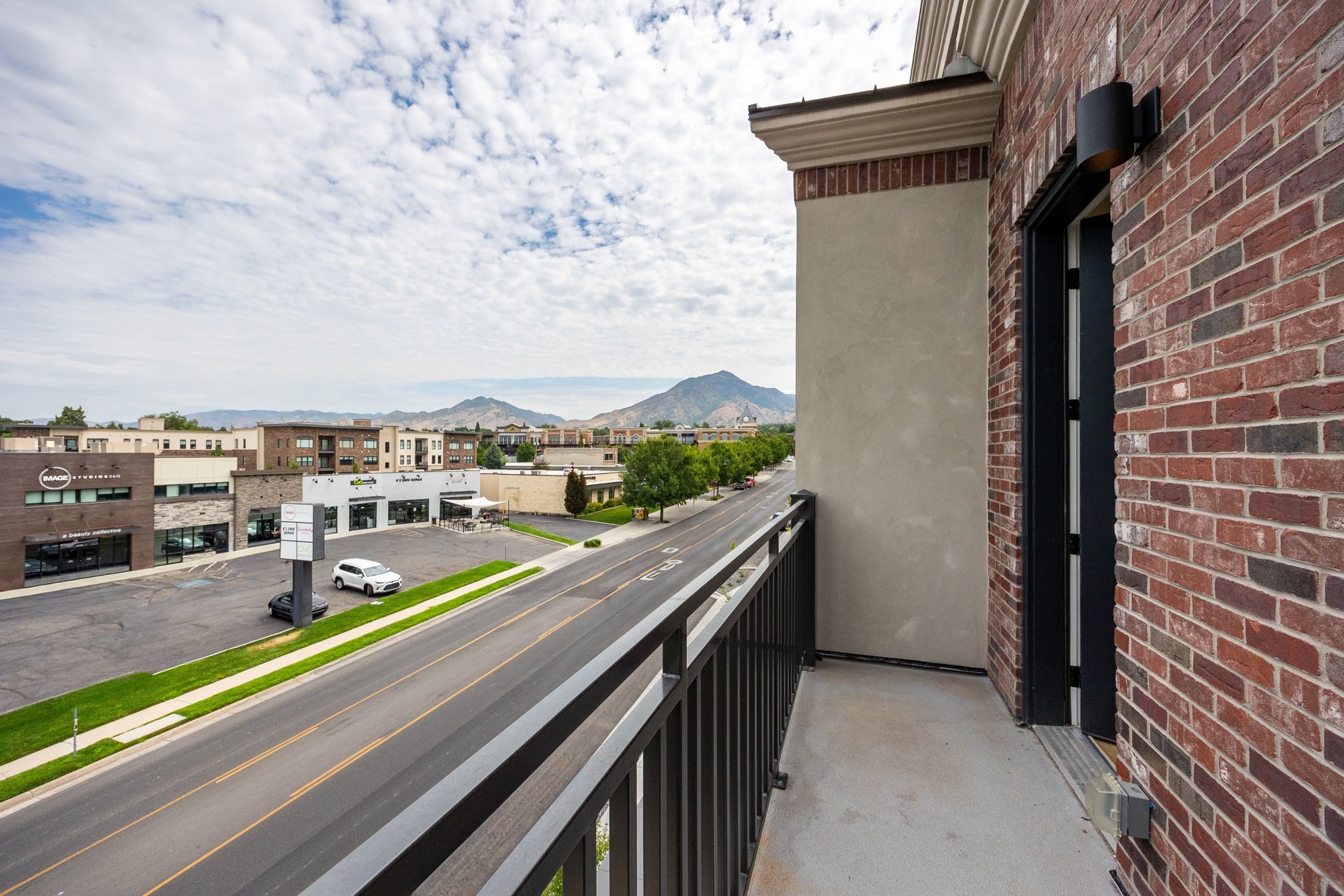  Newly Released Penthouse-Style Living in The Heart of Holladay Village - 物件實景