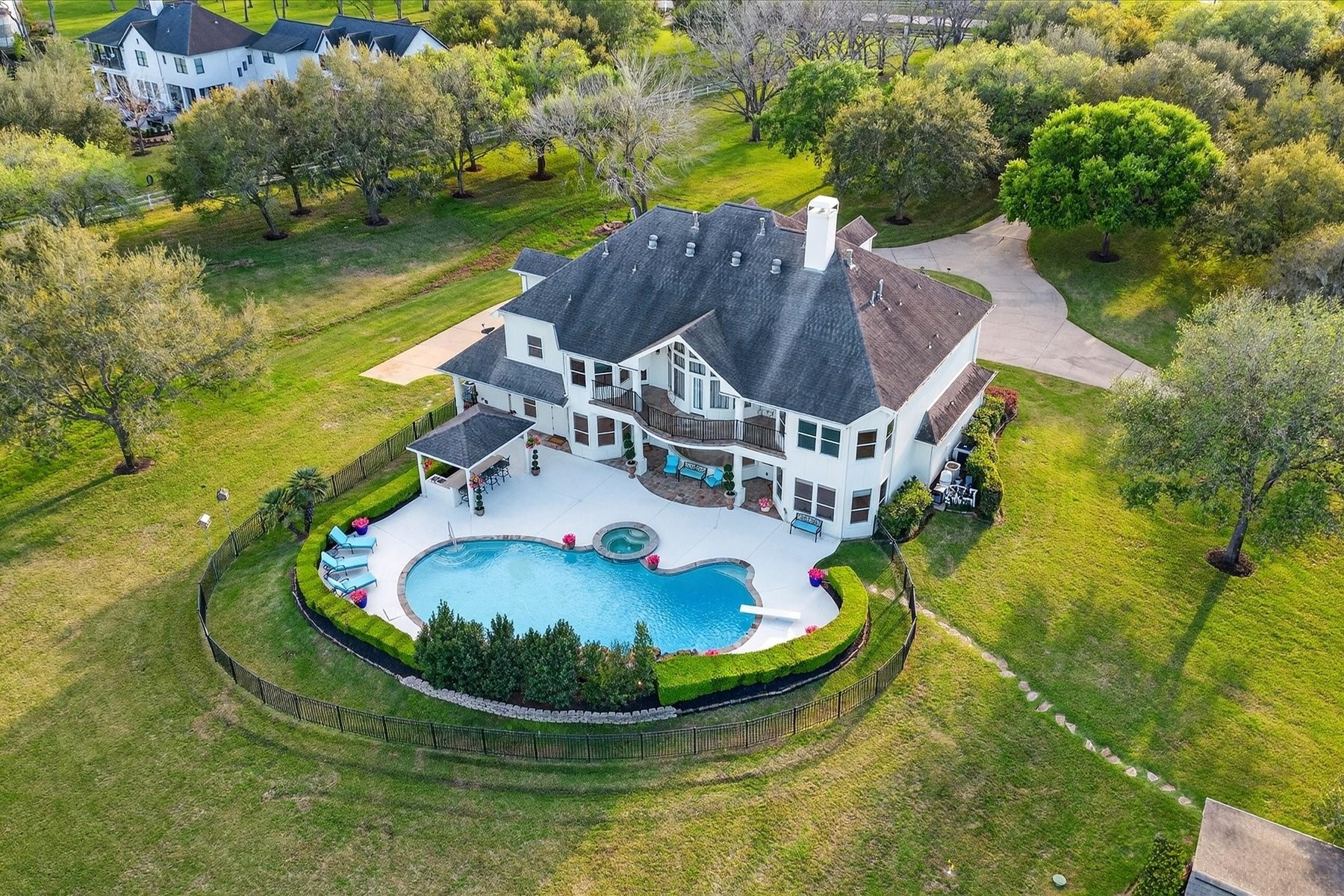  3622 River Forest Drive - 物件實景