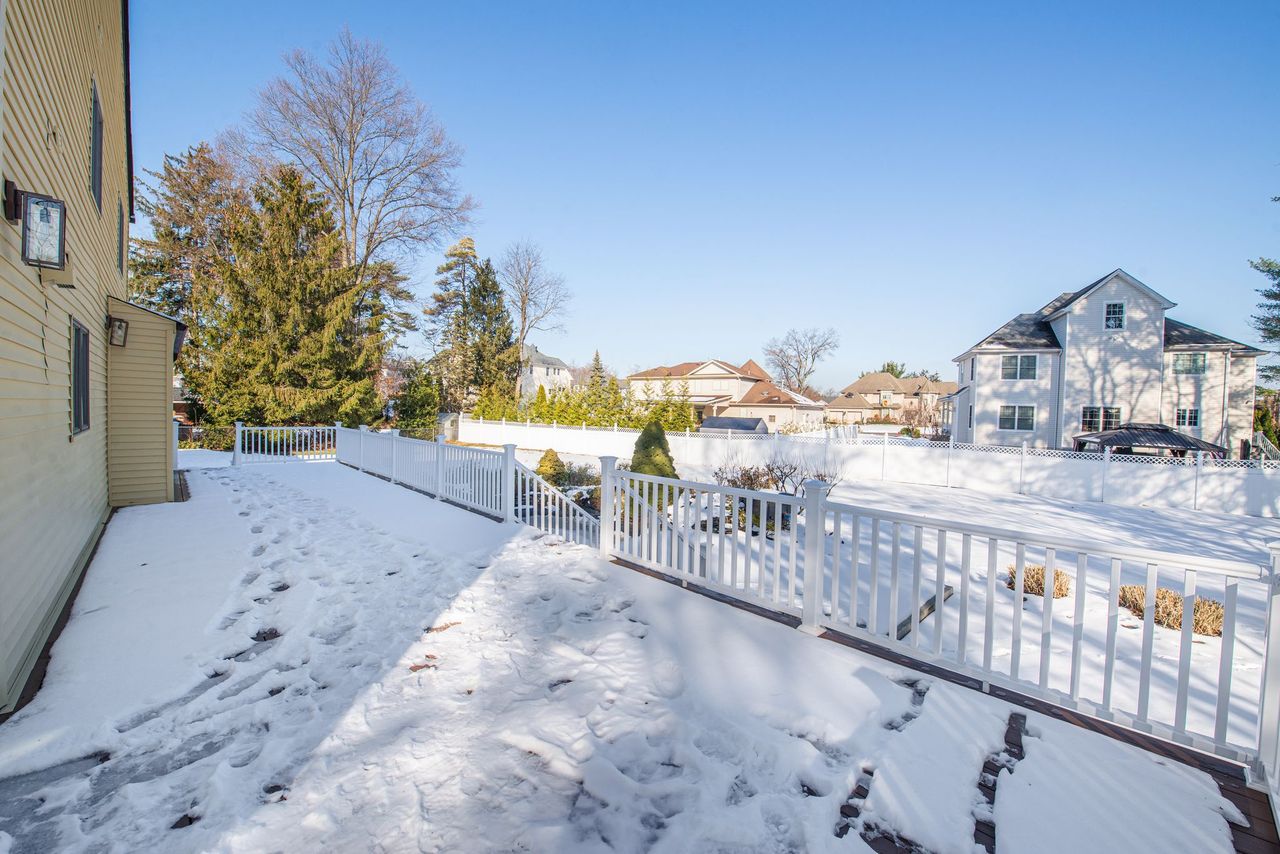 Fairfield, New Jersey, 07004, United States, 4 Bedrooms Bedrooms, ,5 BathroomsBathrooms,Residential,For Sale,2005992