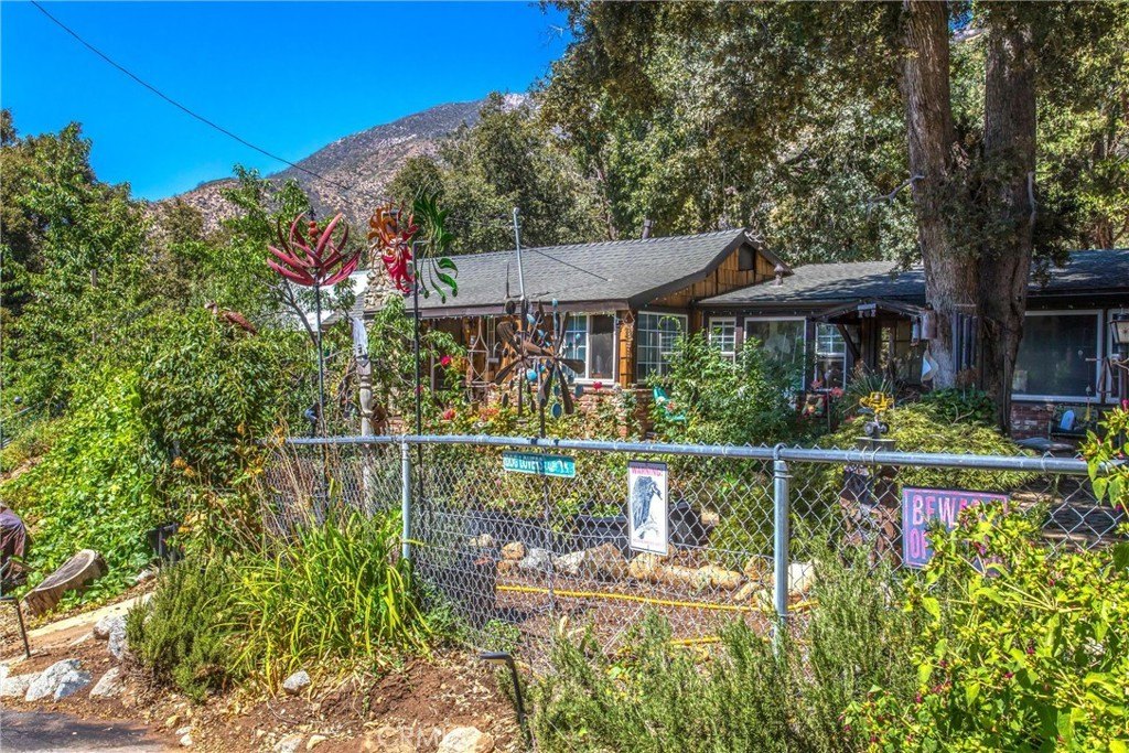Oak Glen, California, 92399, United States, 2 Bedrooms Bedrooms, ,2 BathroomsBathrooms,Residential,For Sale,1973930