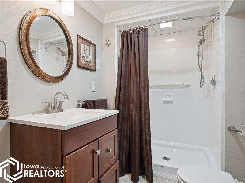 Burlington, Iowa, 52601, United States, 3 Bedrooms Bedrooms, ,3 BathroomsBathrooms,Residential,For Sale,1980074